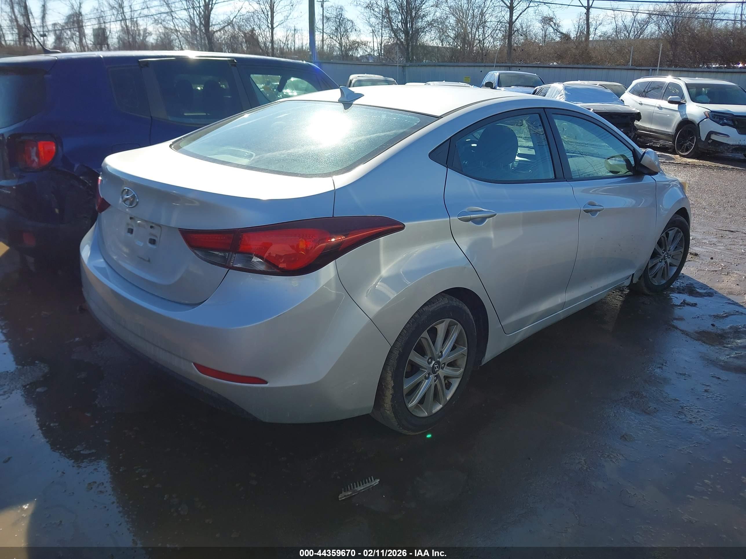 HYUNDAI ELANTRA image 4