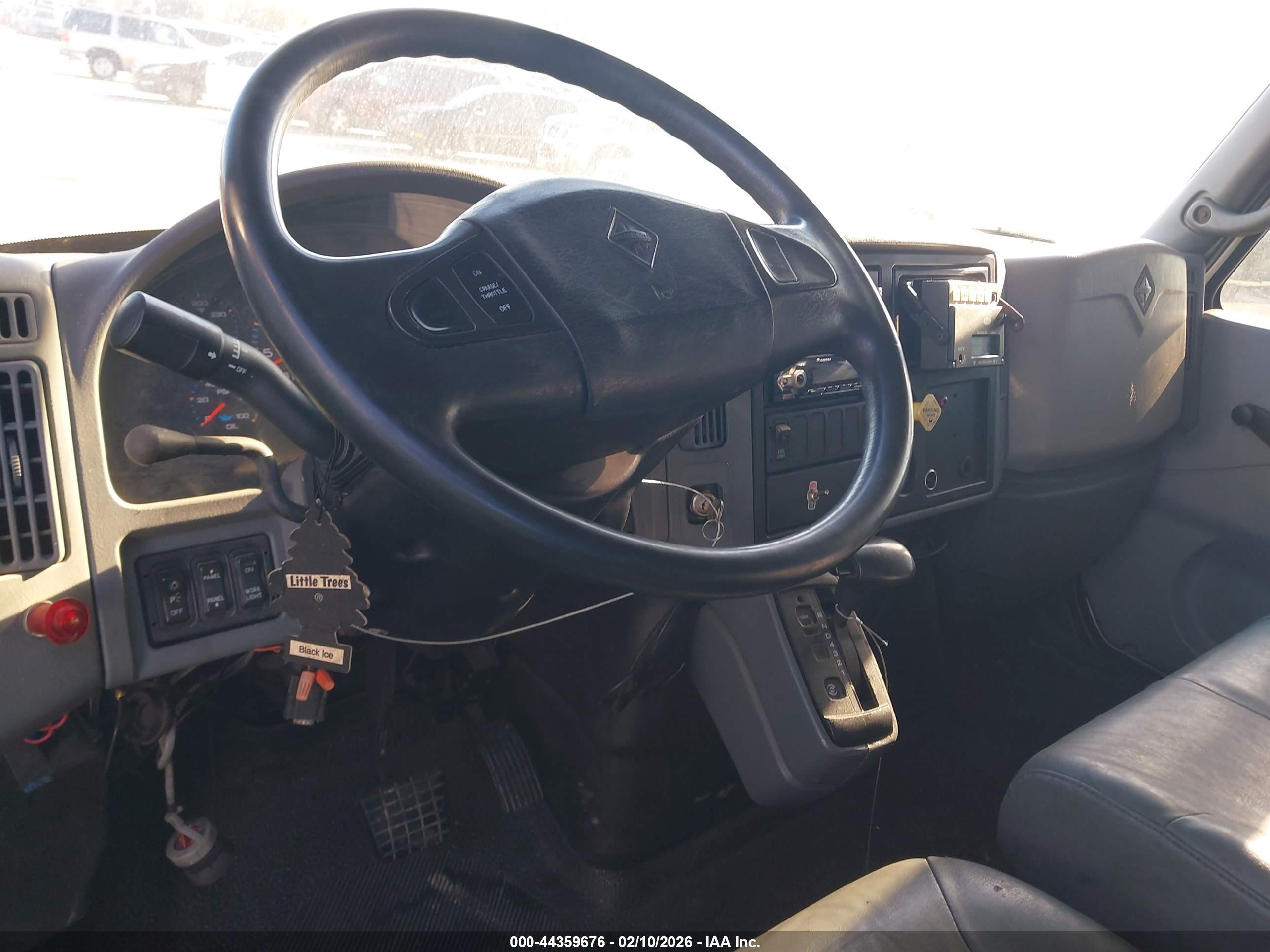 INTERNATIONAL 7000 image 7
