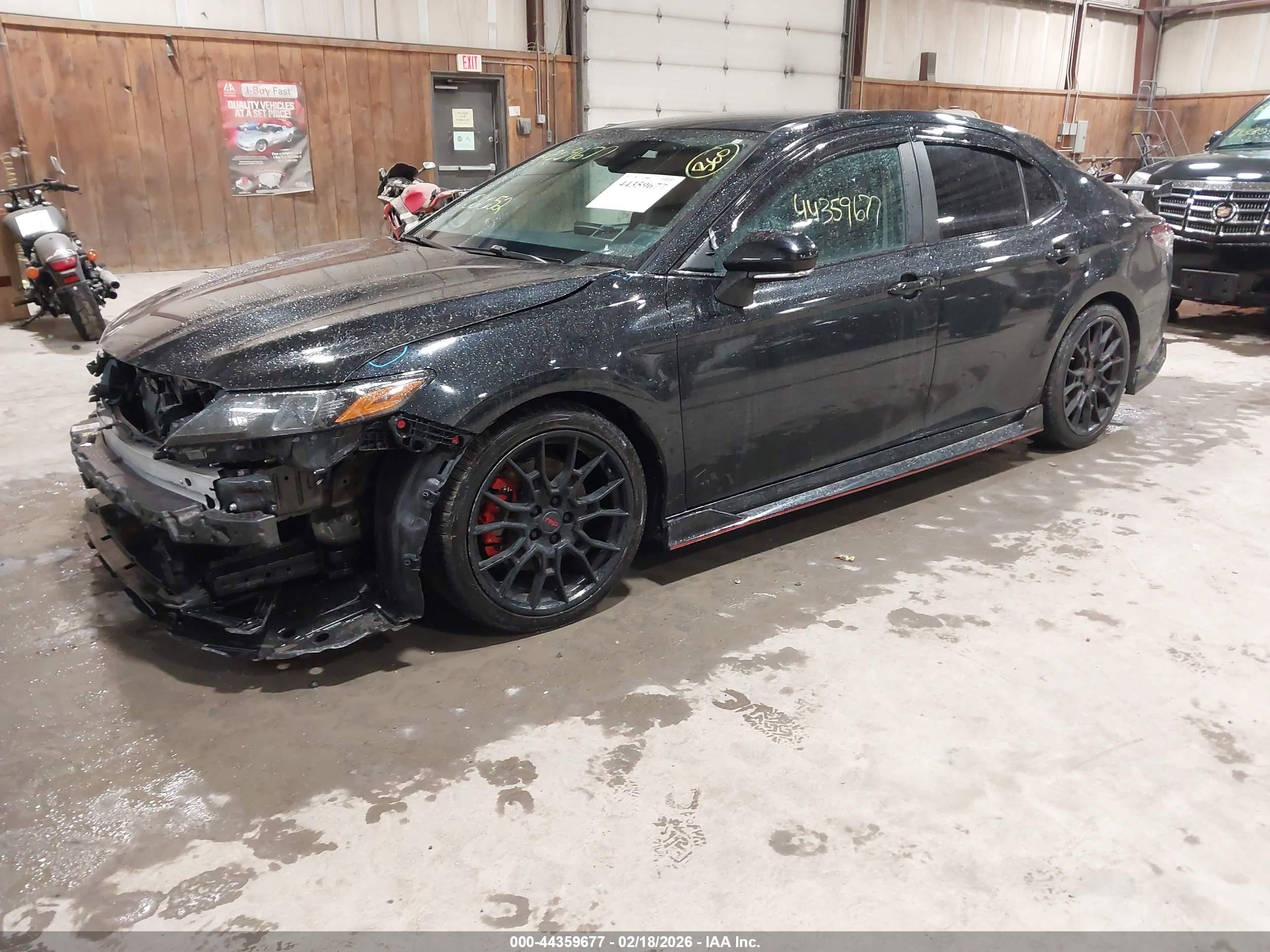 TOYOTA CAMRY image 2
