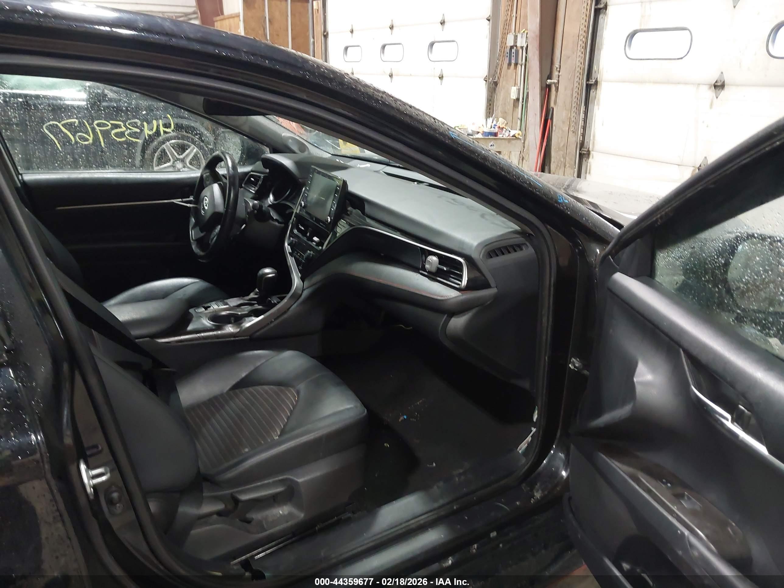TOYOTA CAMRY image 5