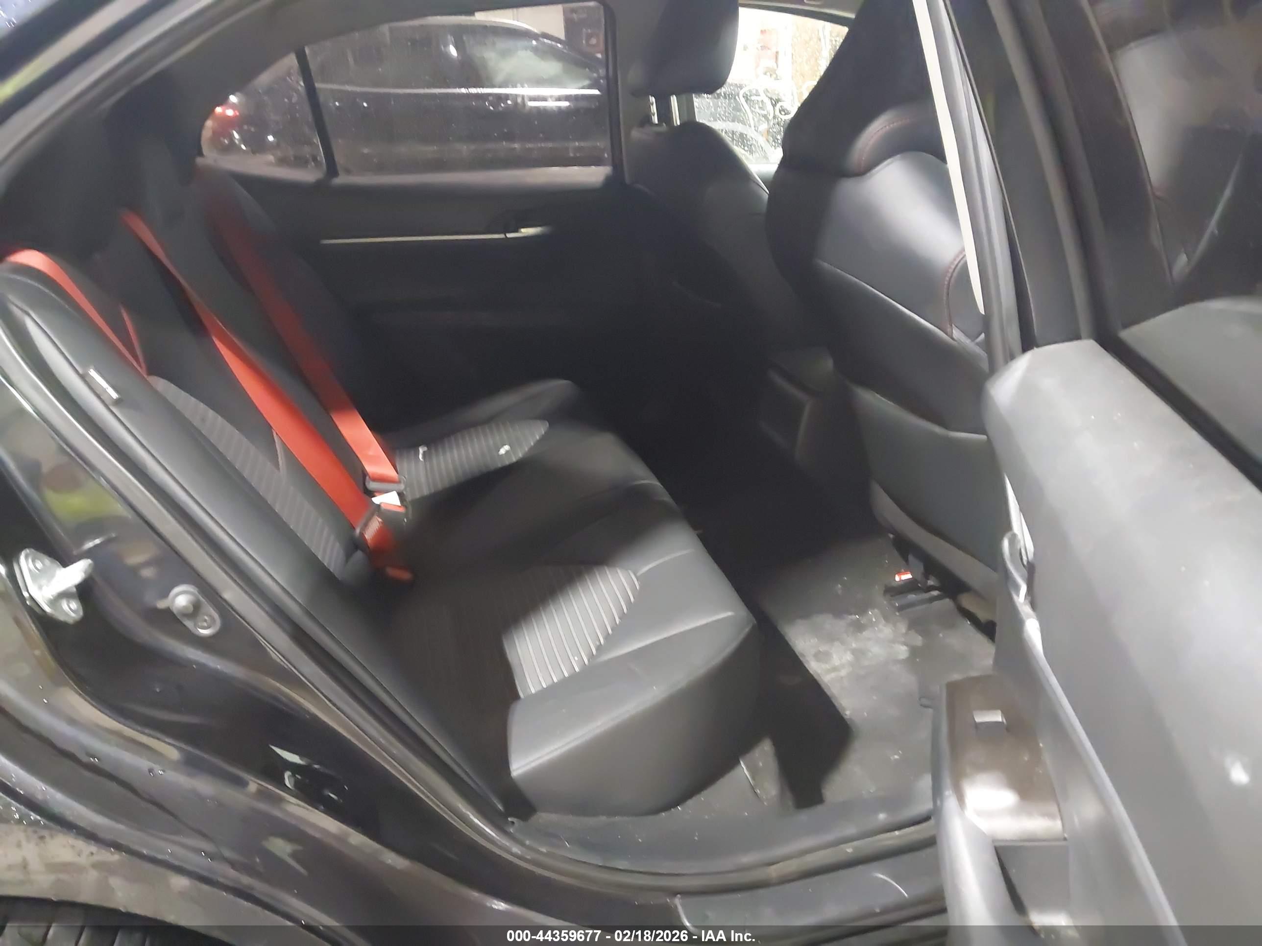 TOYOTA CAMRY image 8