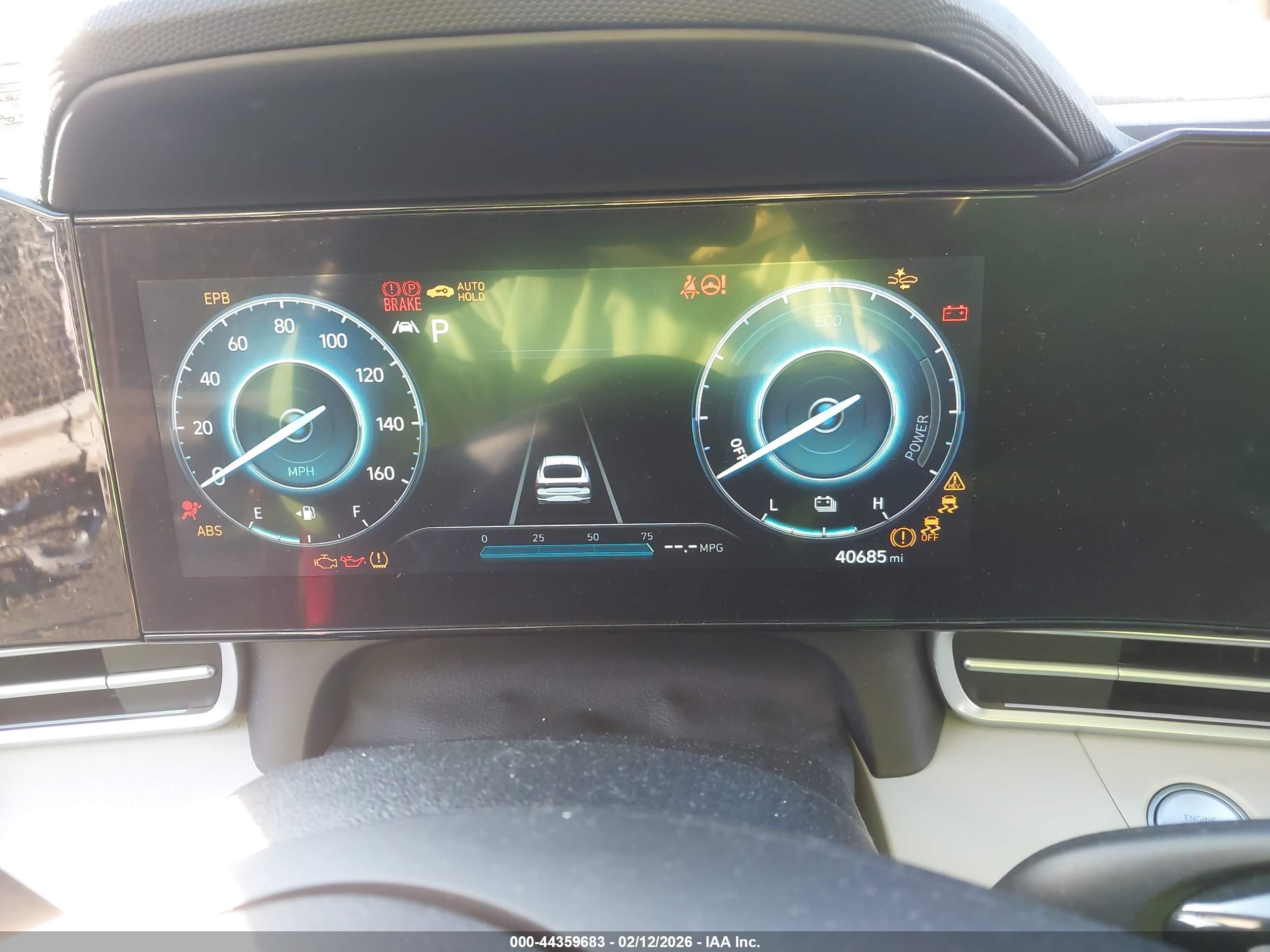 HYUNDAI ELANTRA image 7