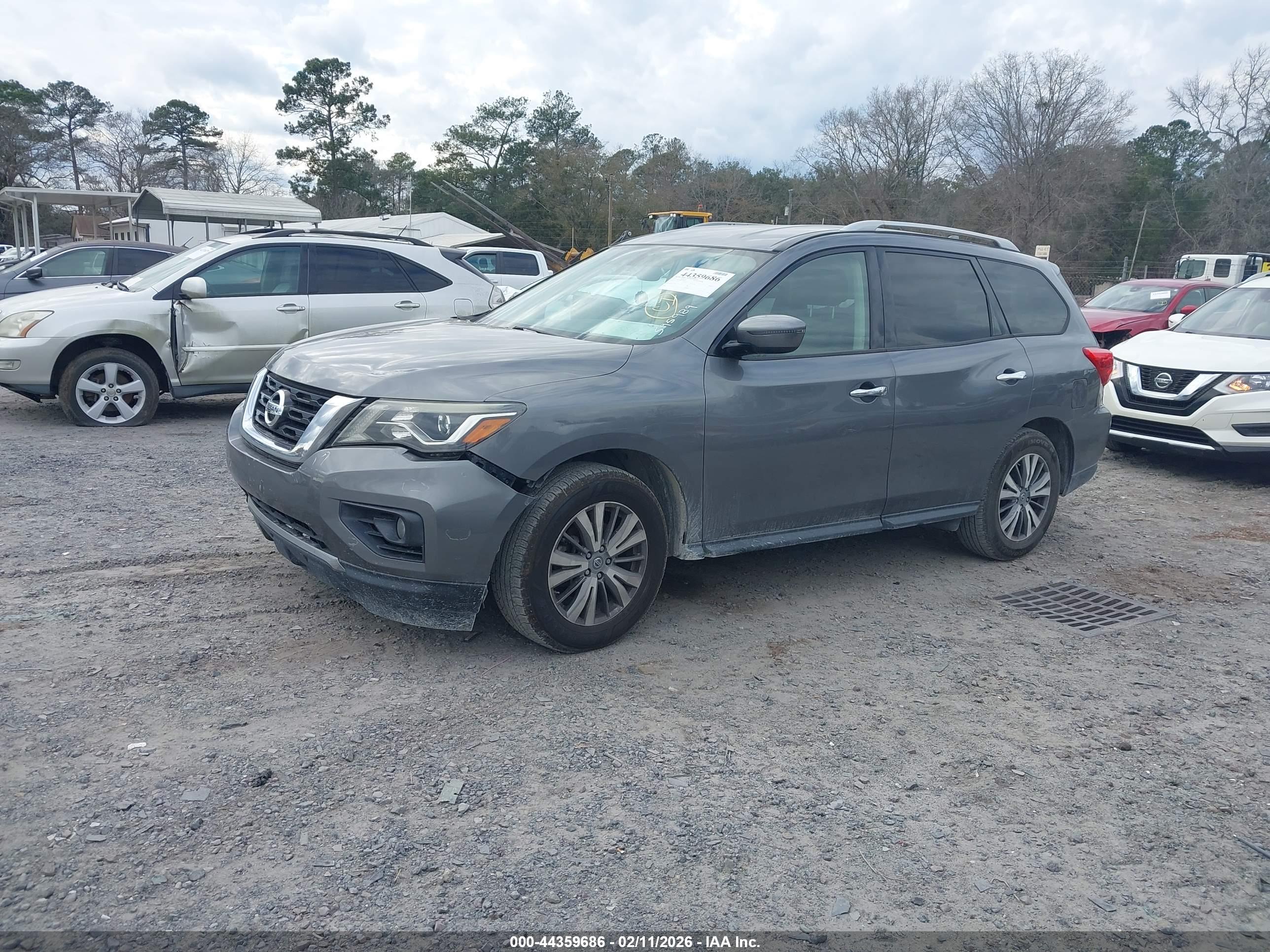 NISSAN PATHFINDER image 2