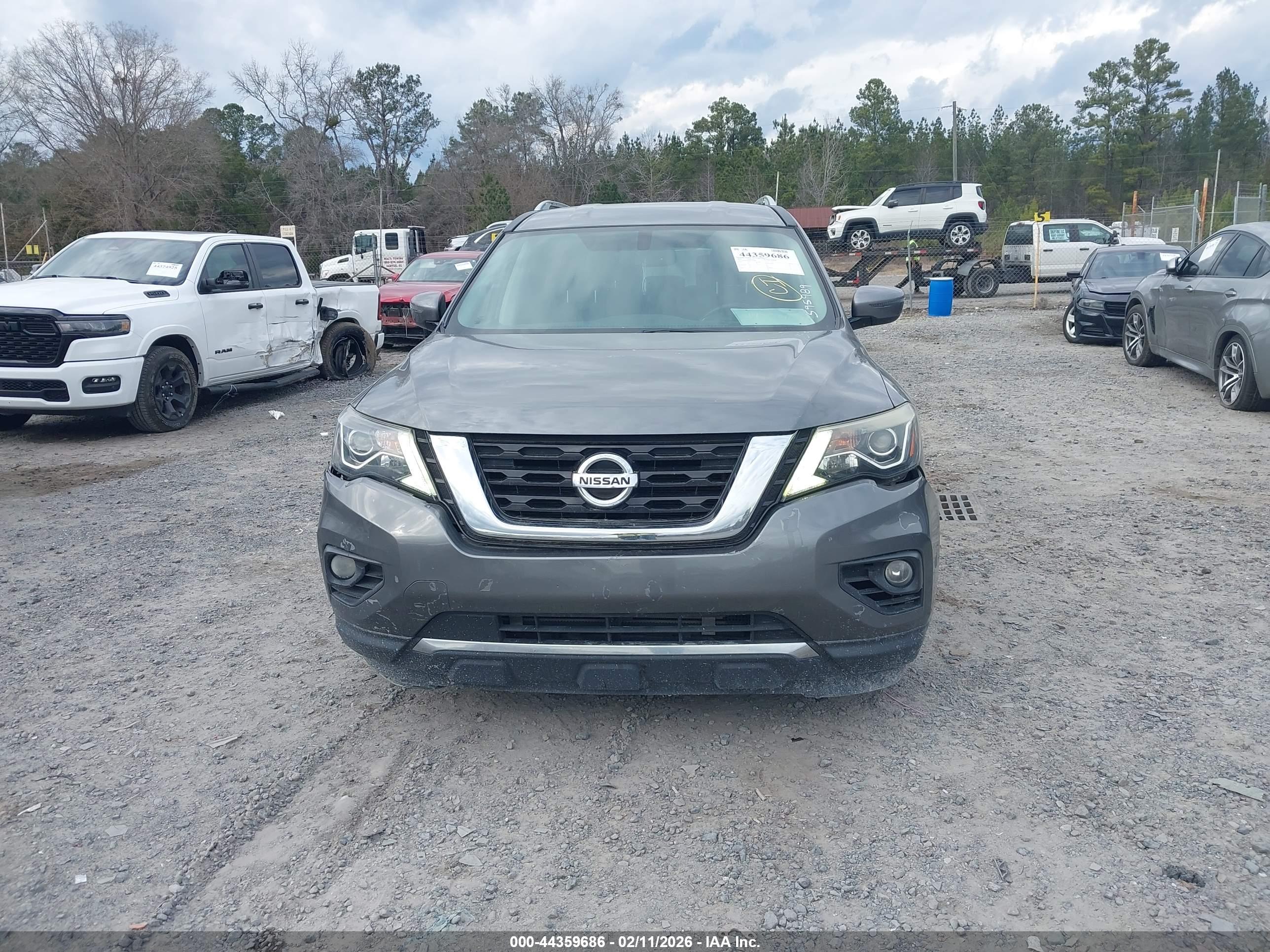 NISSAN PATHFINDER image 6