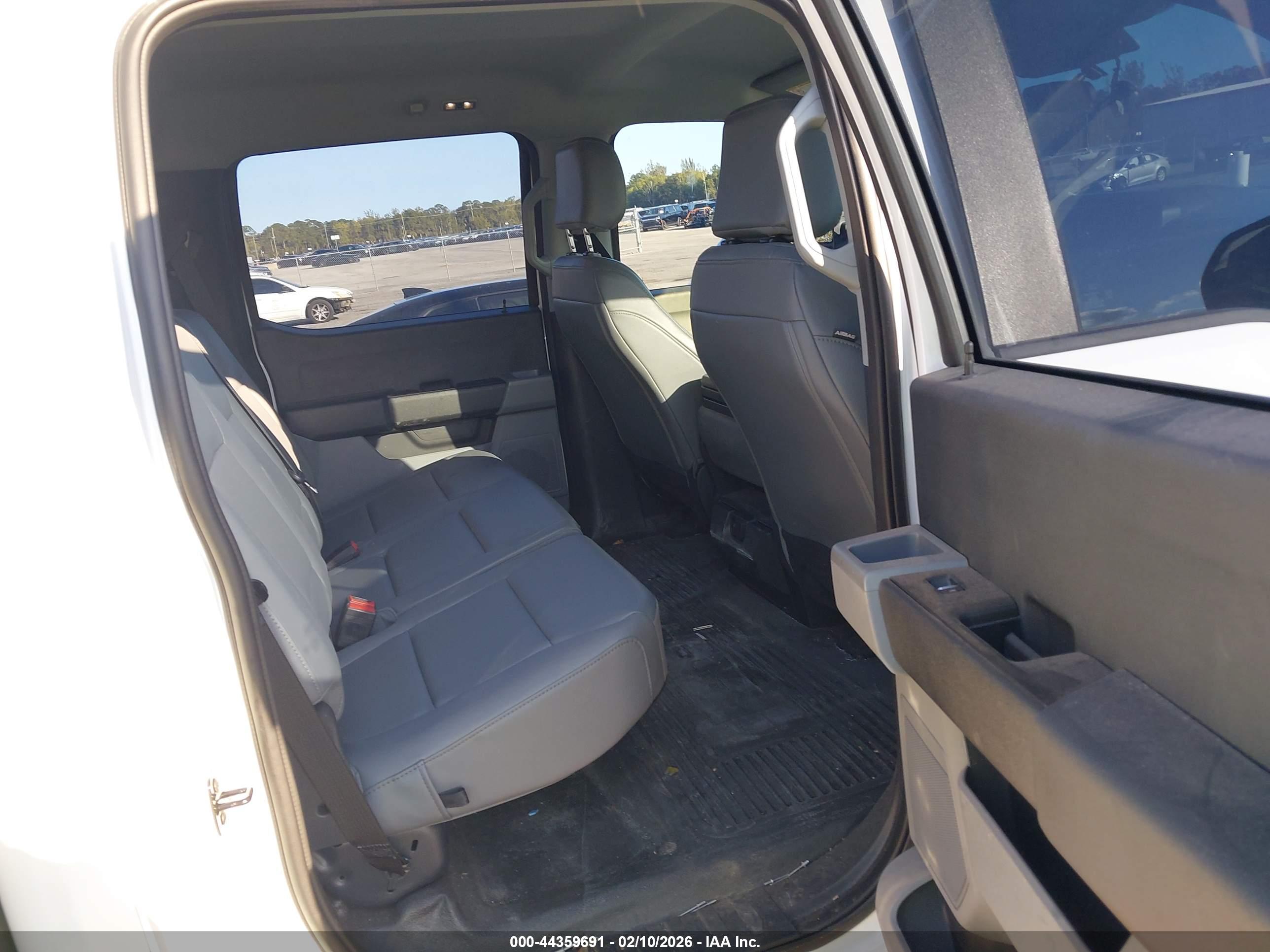 FORD F-250 image 8