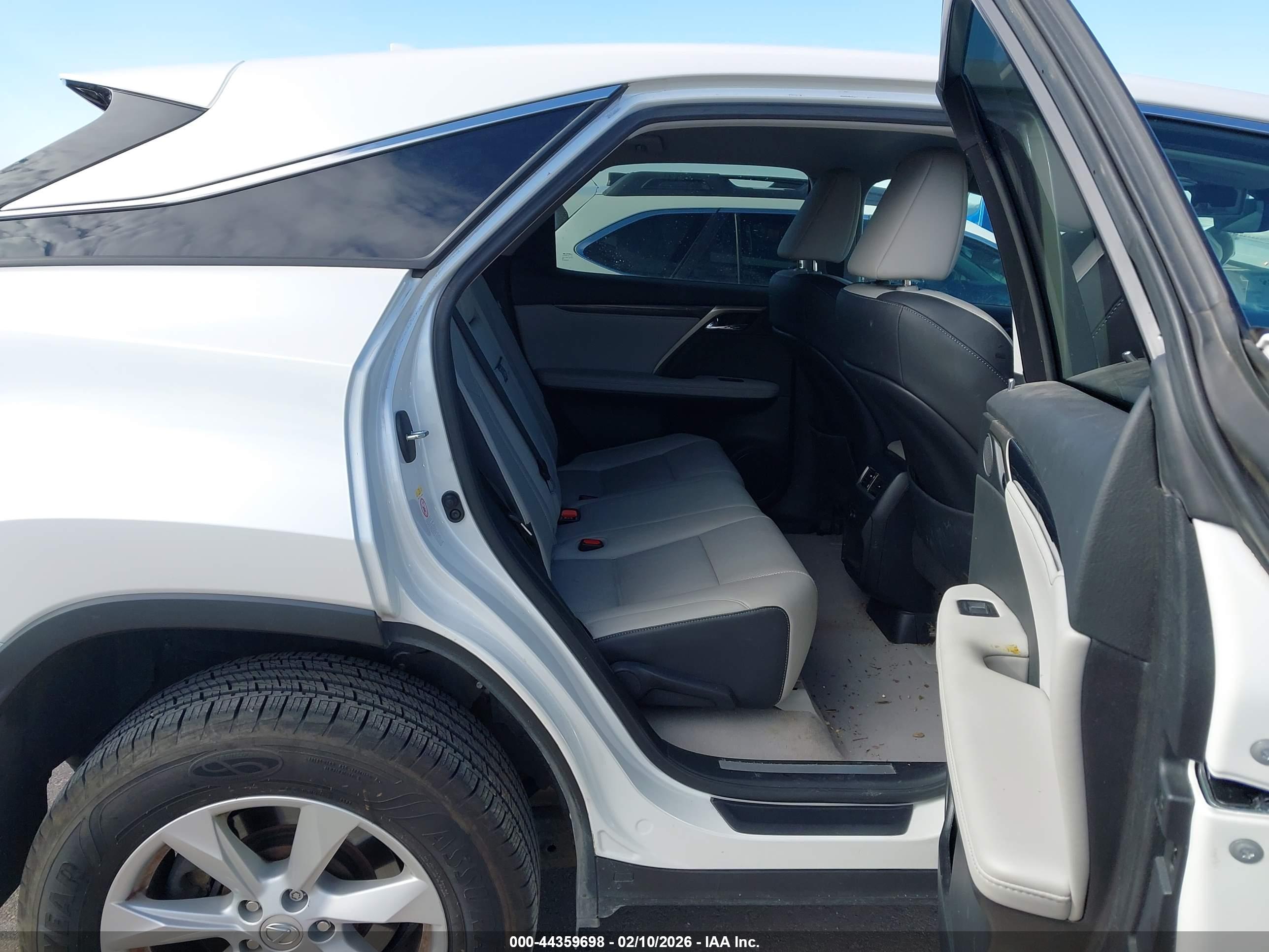 LEXUS RX image 8