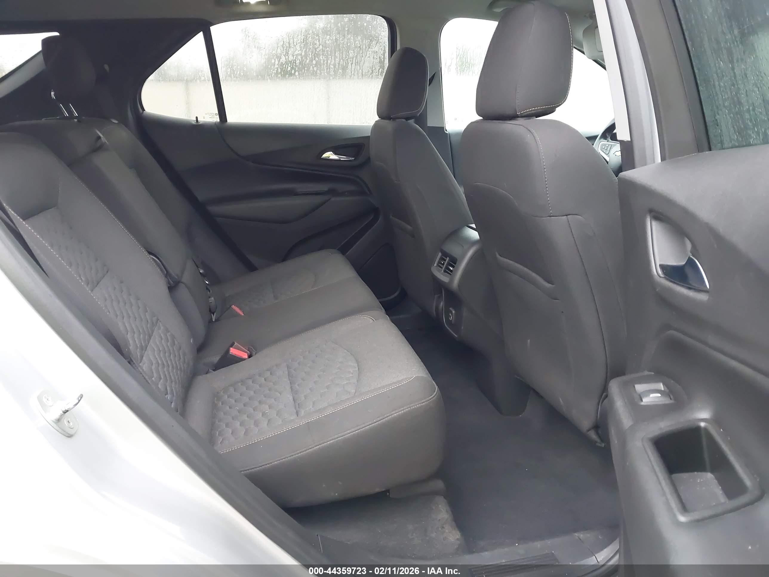 CHEVROLET EQUINOX image 8