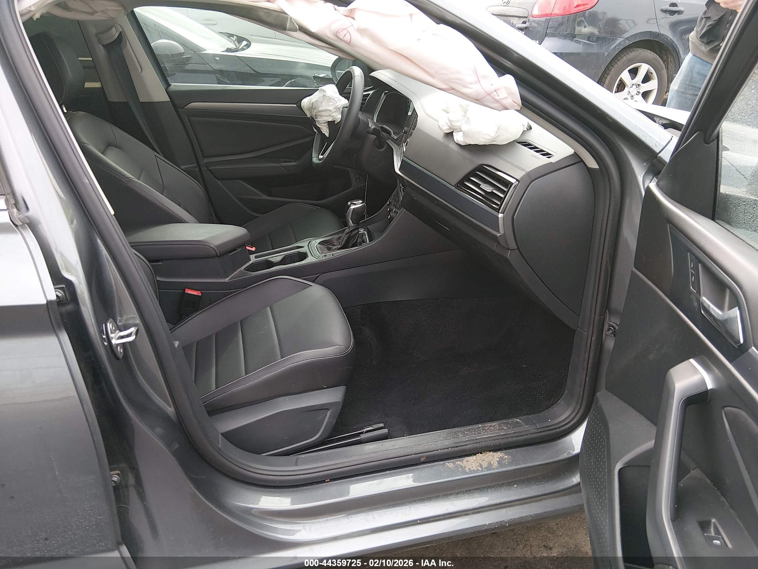 VOLKSWAGEN JETTA image 5