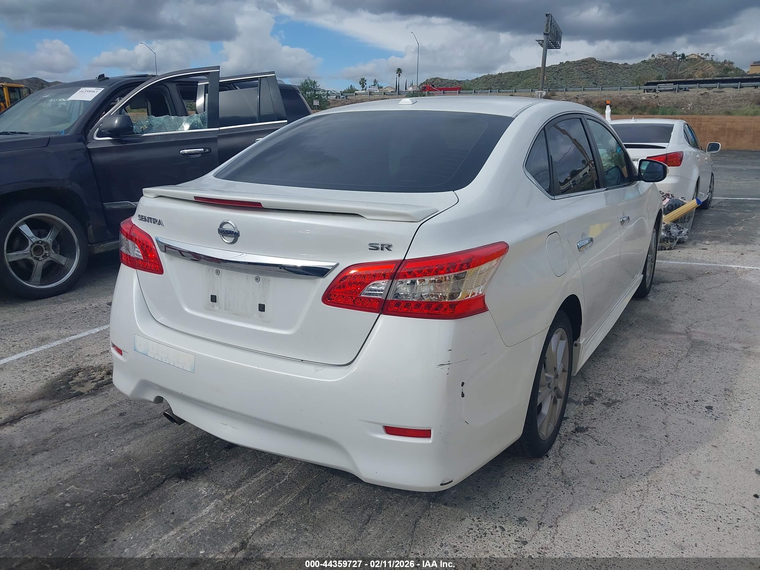 NISSAN SENTRA image 4