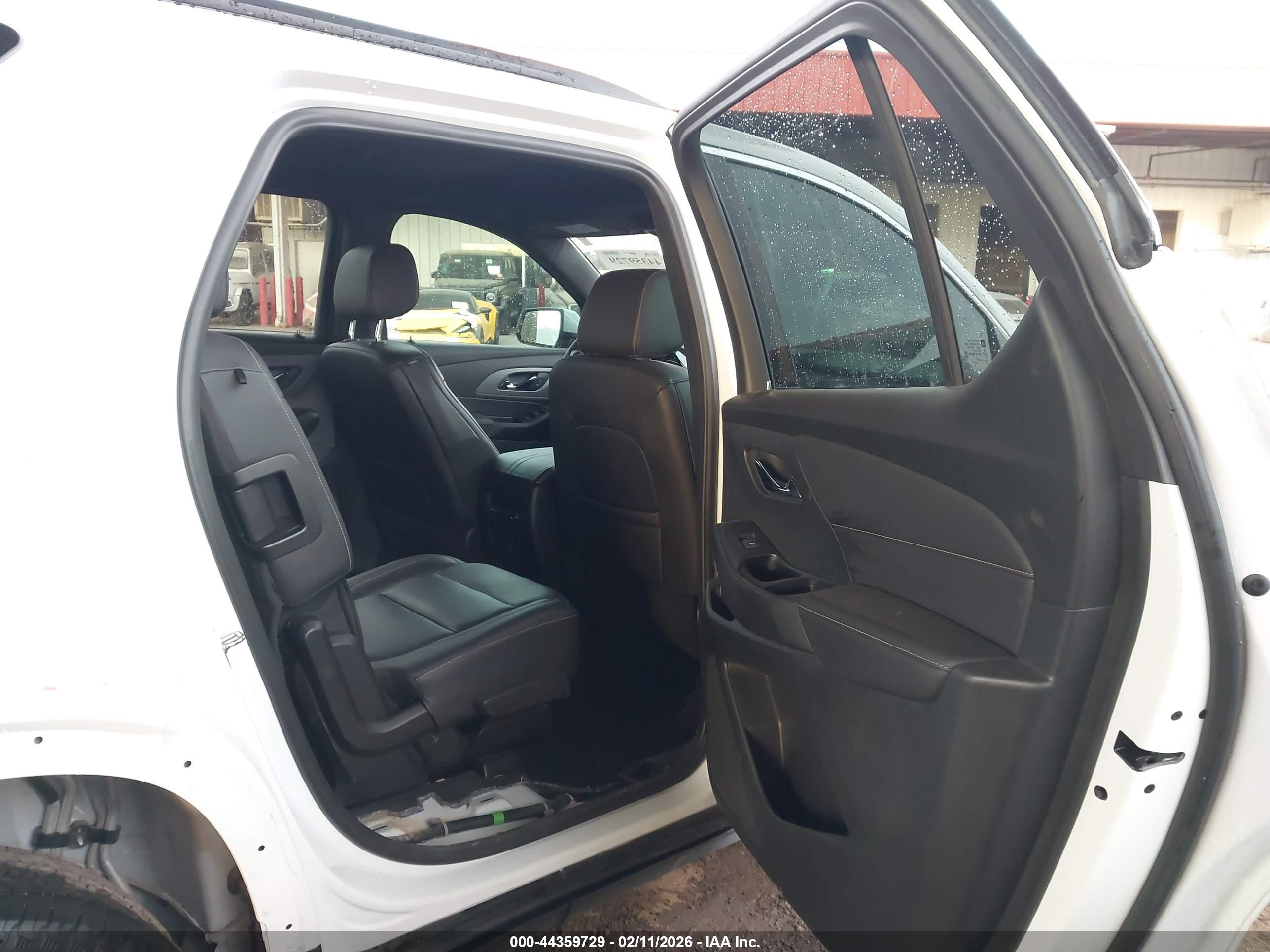 CHEVROLET TRAVERSE image 8