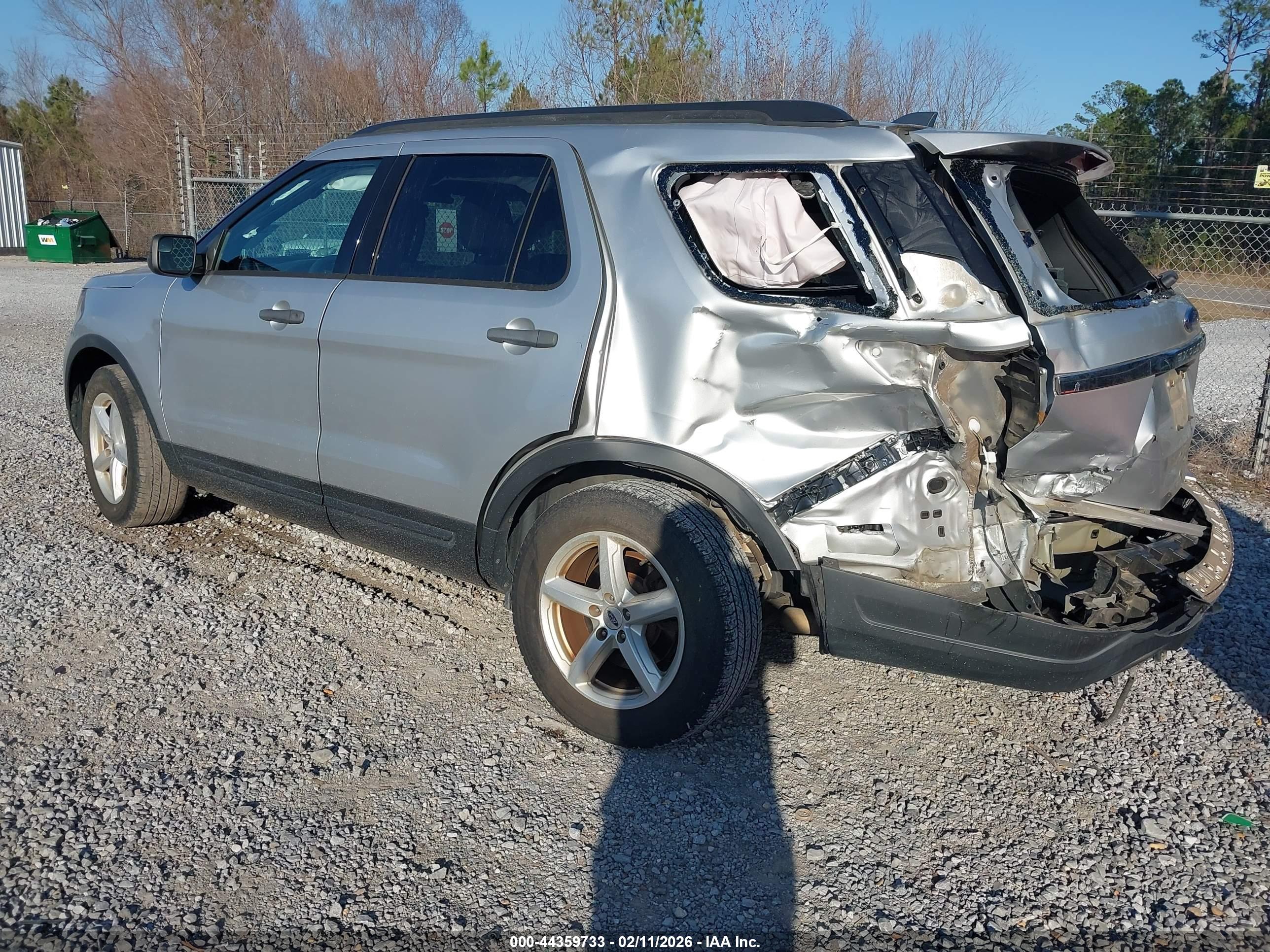 FORD EXPLORER image 3