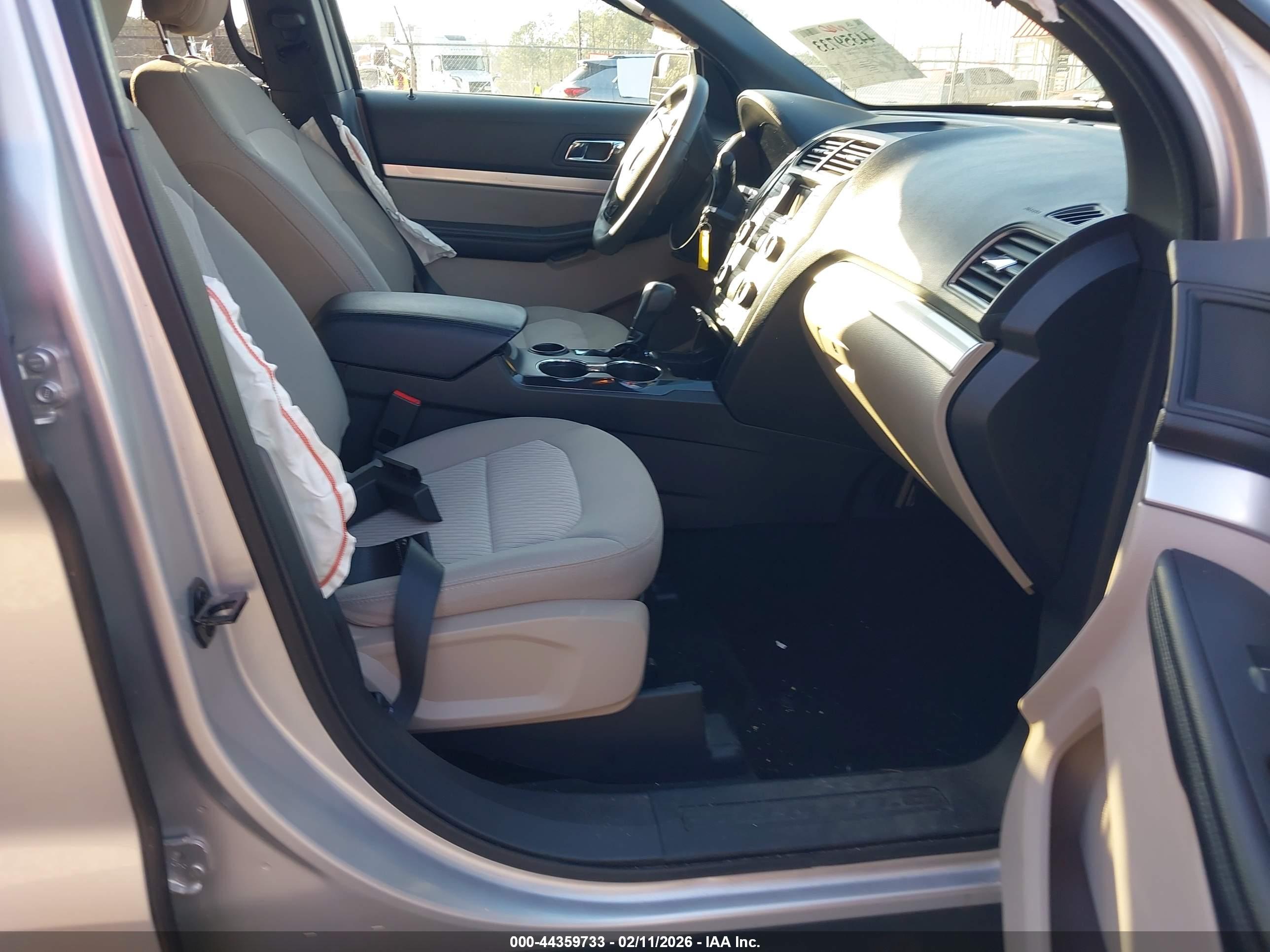 FORD EXPLORER image 5