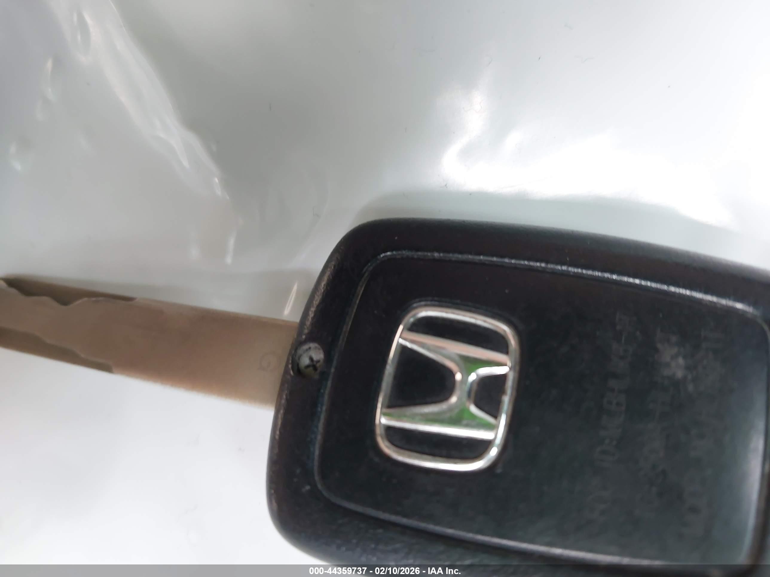 HONDA CR-V image 11