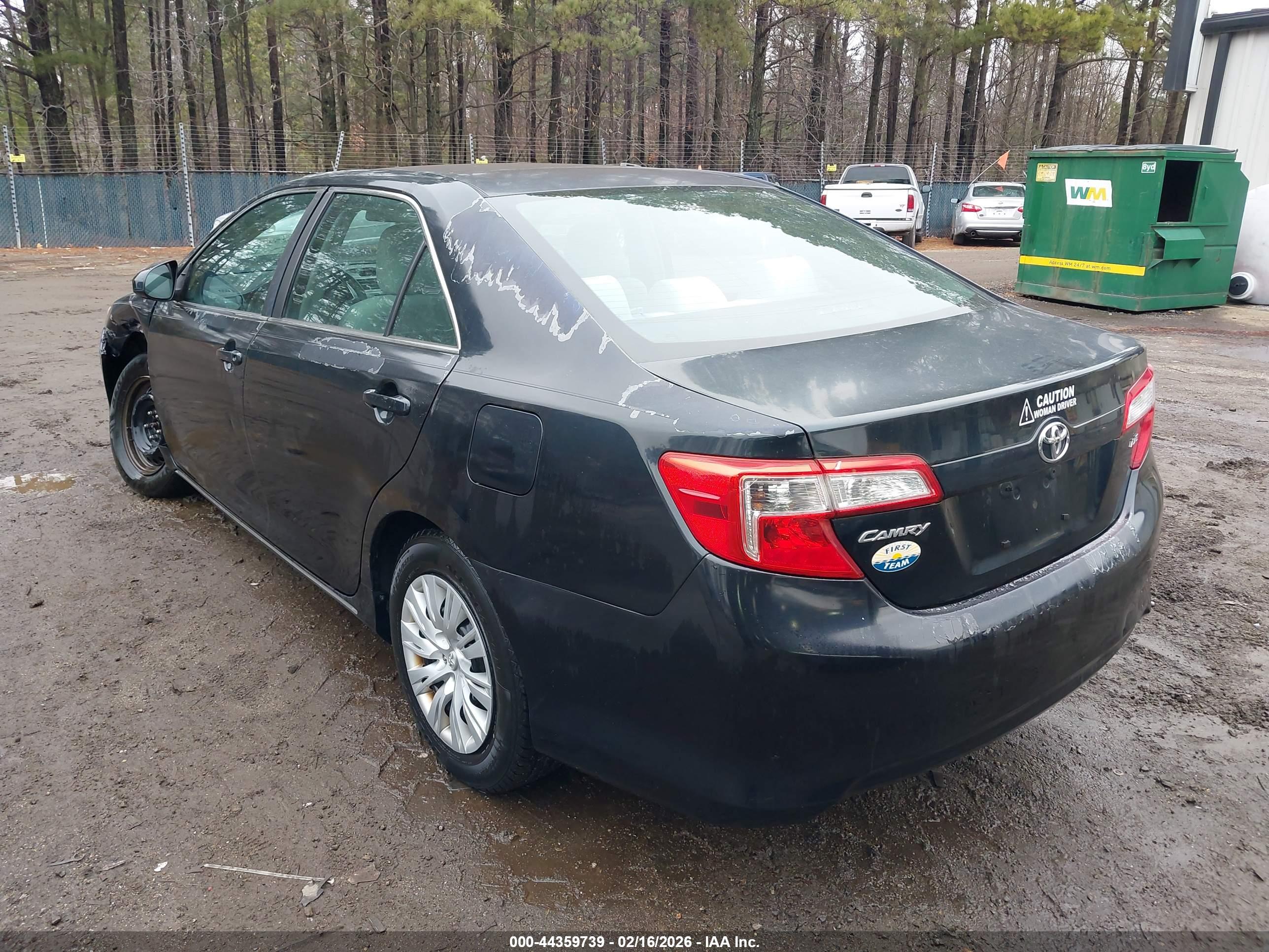 TOYOTA CAMRY image 3