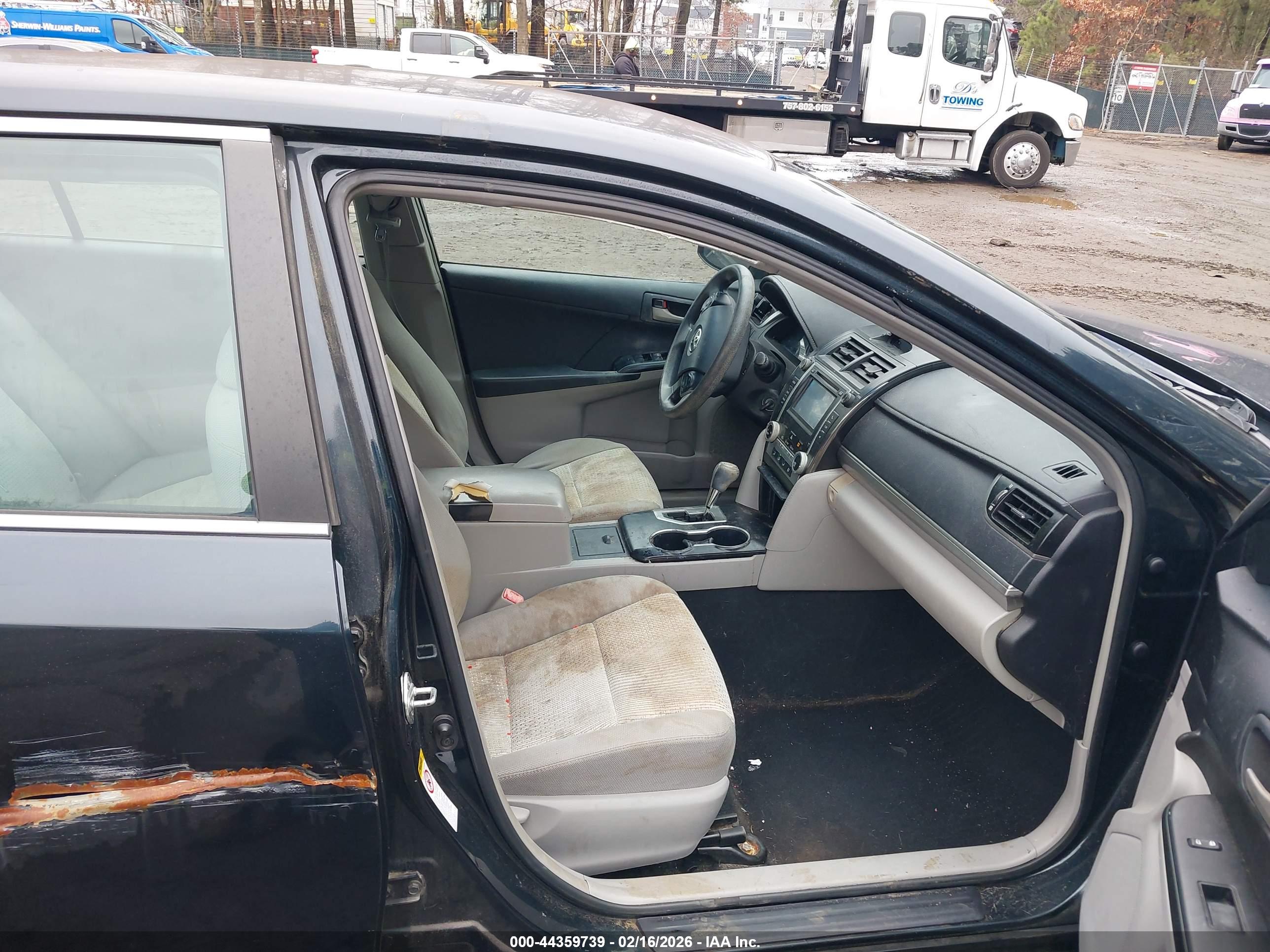 TOYOTA CAMRY image 5