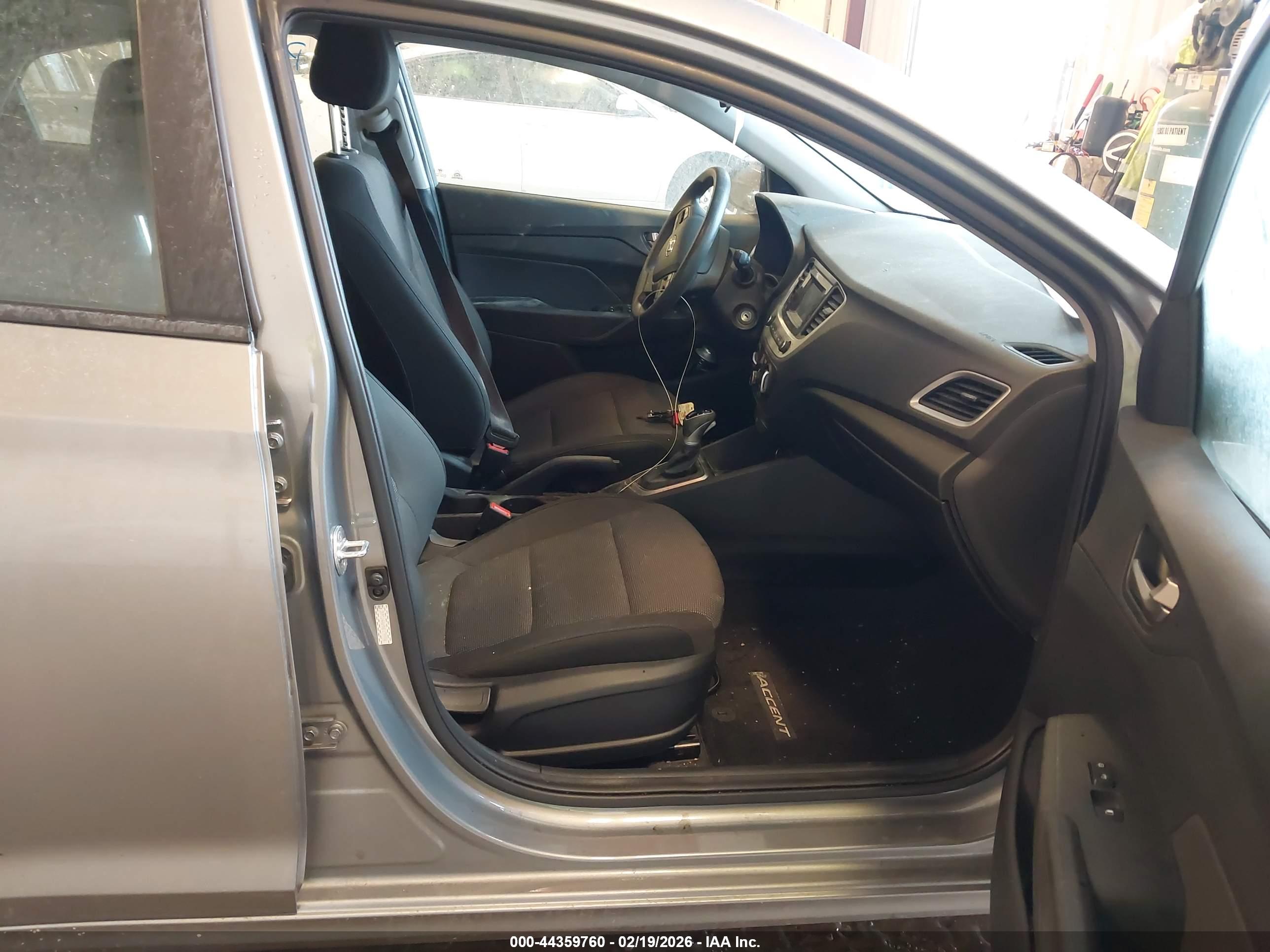 HYUNDAI ACCENT image 5