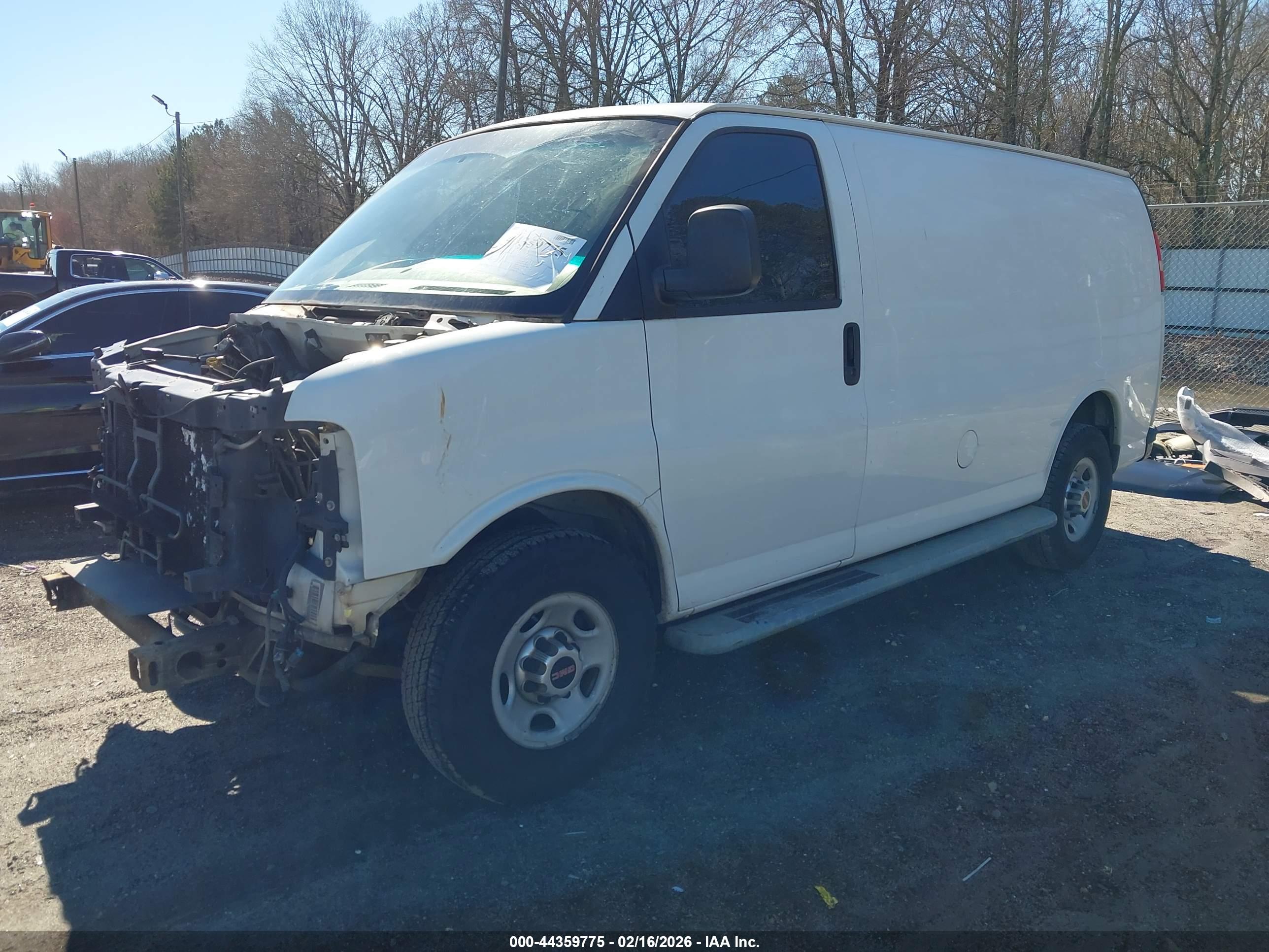 GMC SAVANA image 2