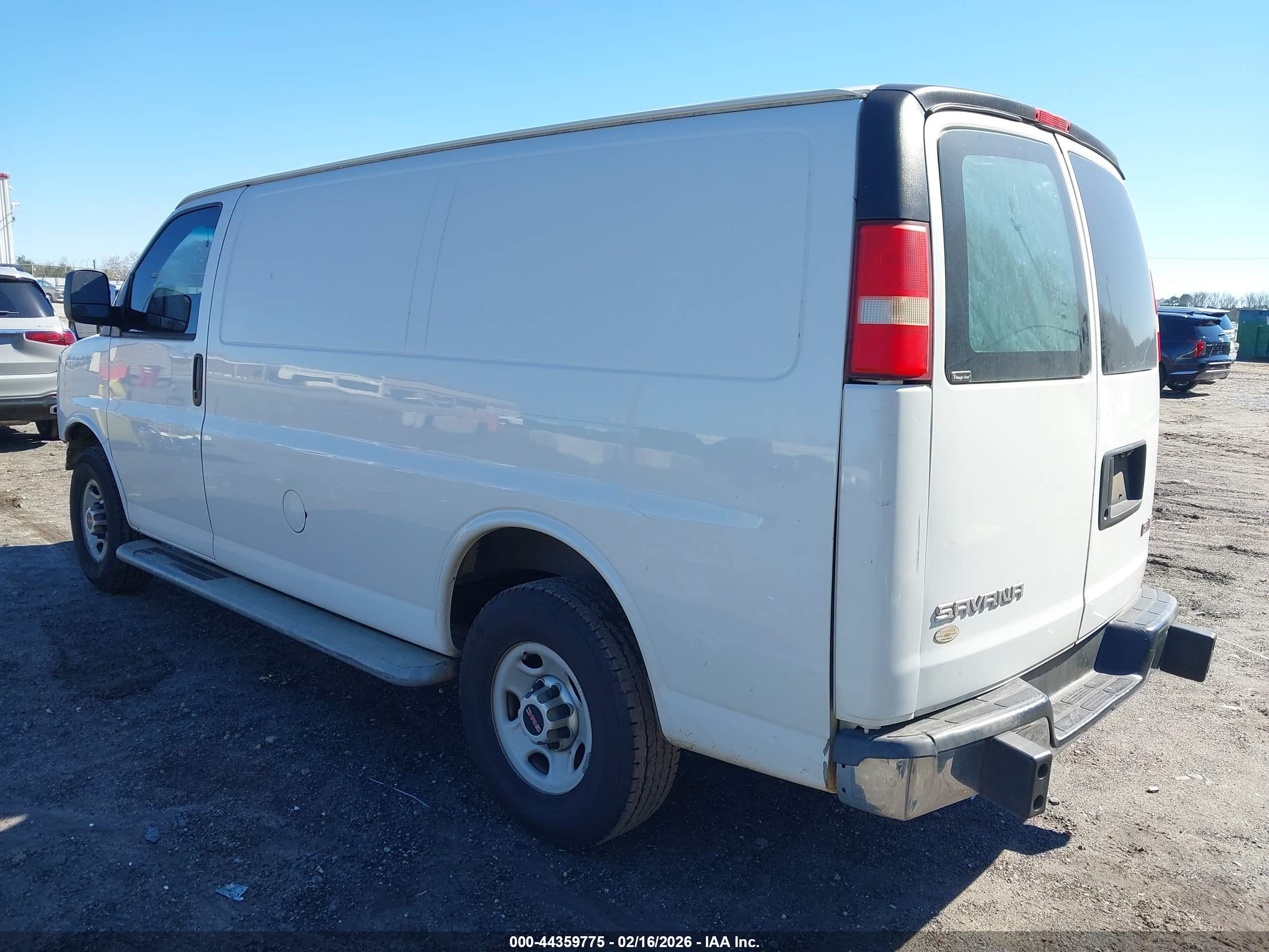 GMC SAVANA image 3