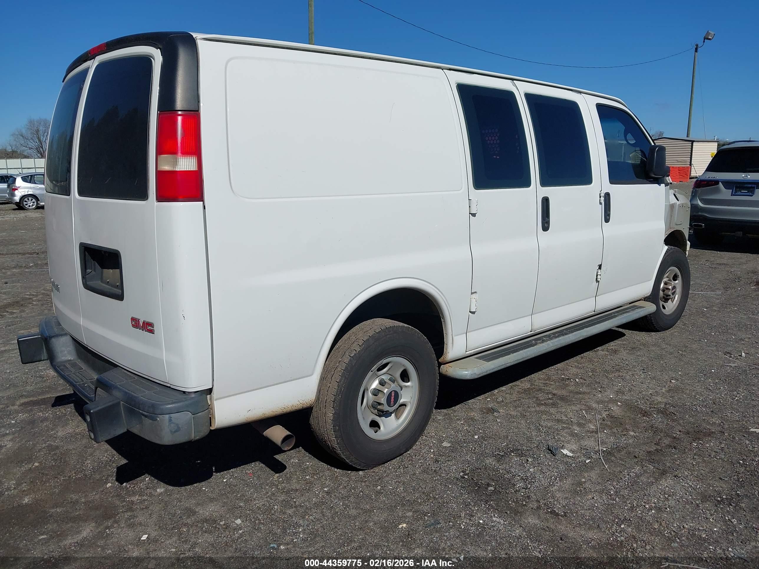 GMC SAVANA image 4