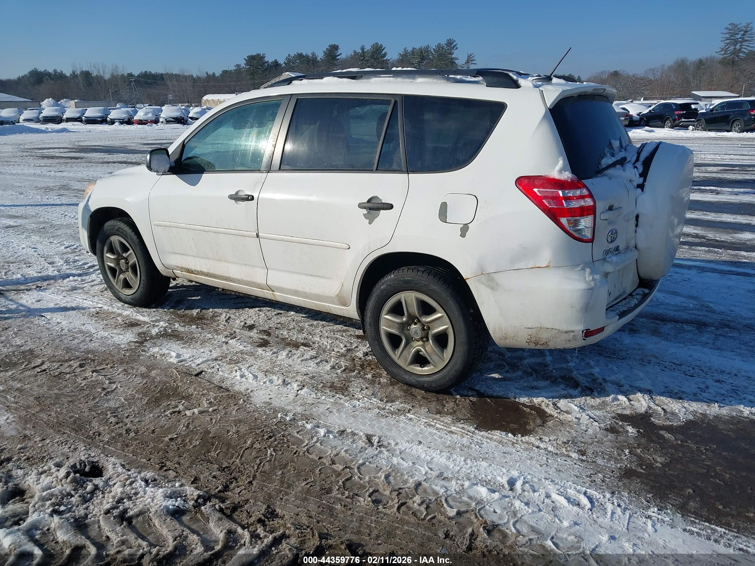 TOYOTA RAV4 image 3