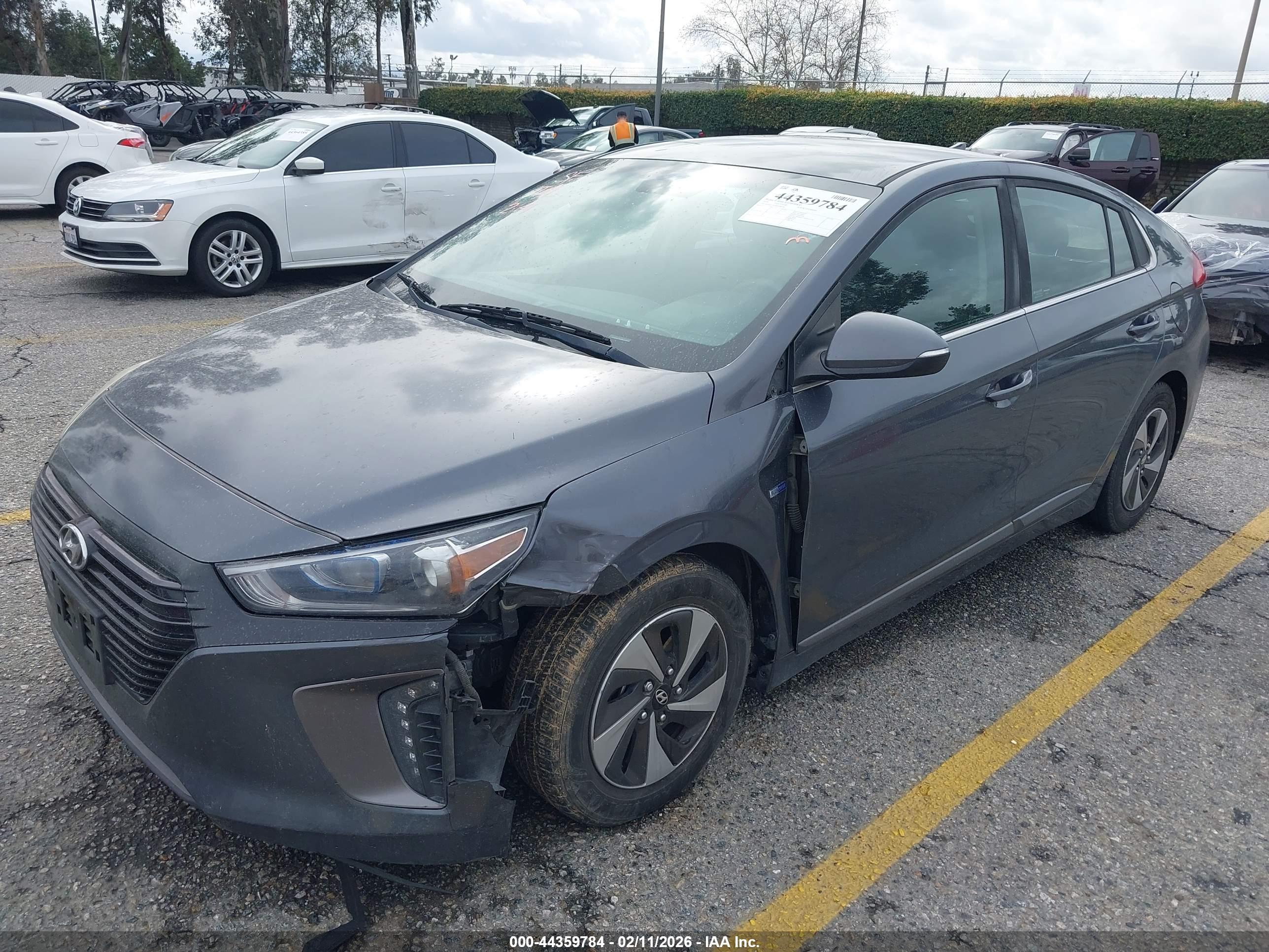 HYUNDAI IONIQ image 2