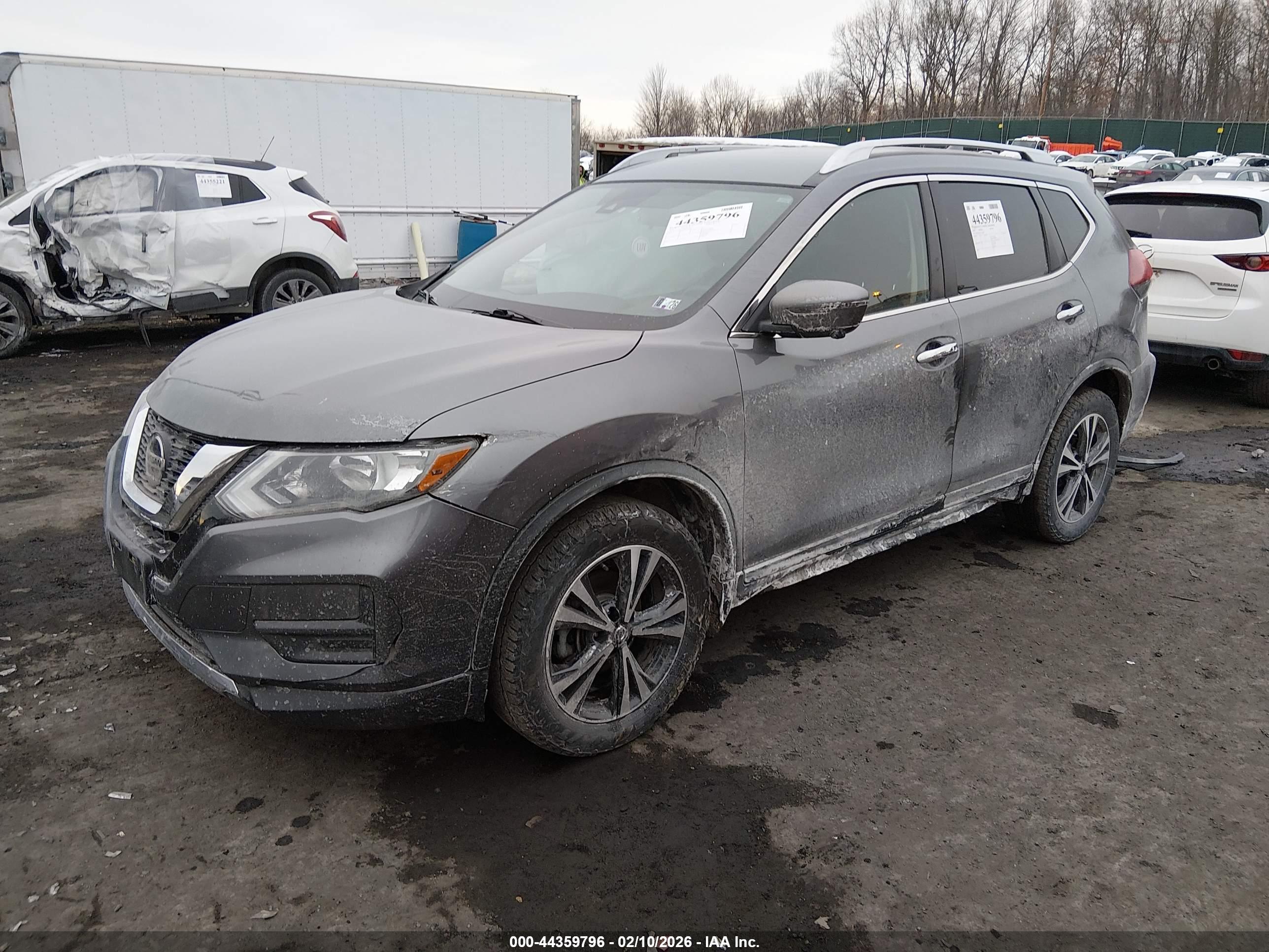 NISSAN ROGUE image 2