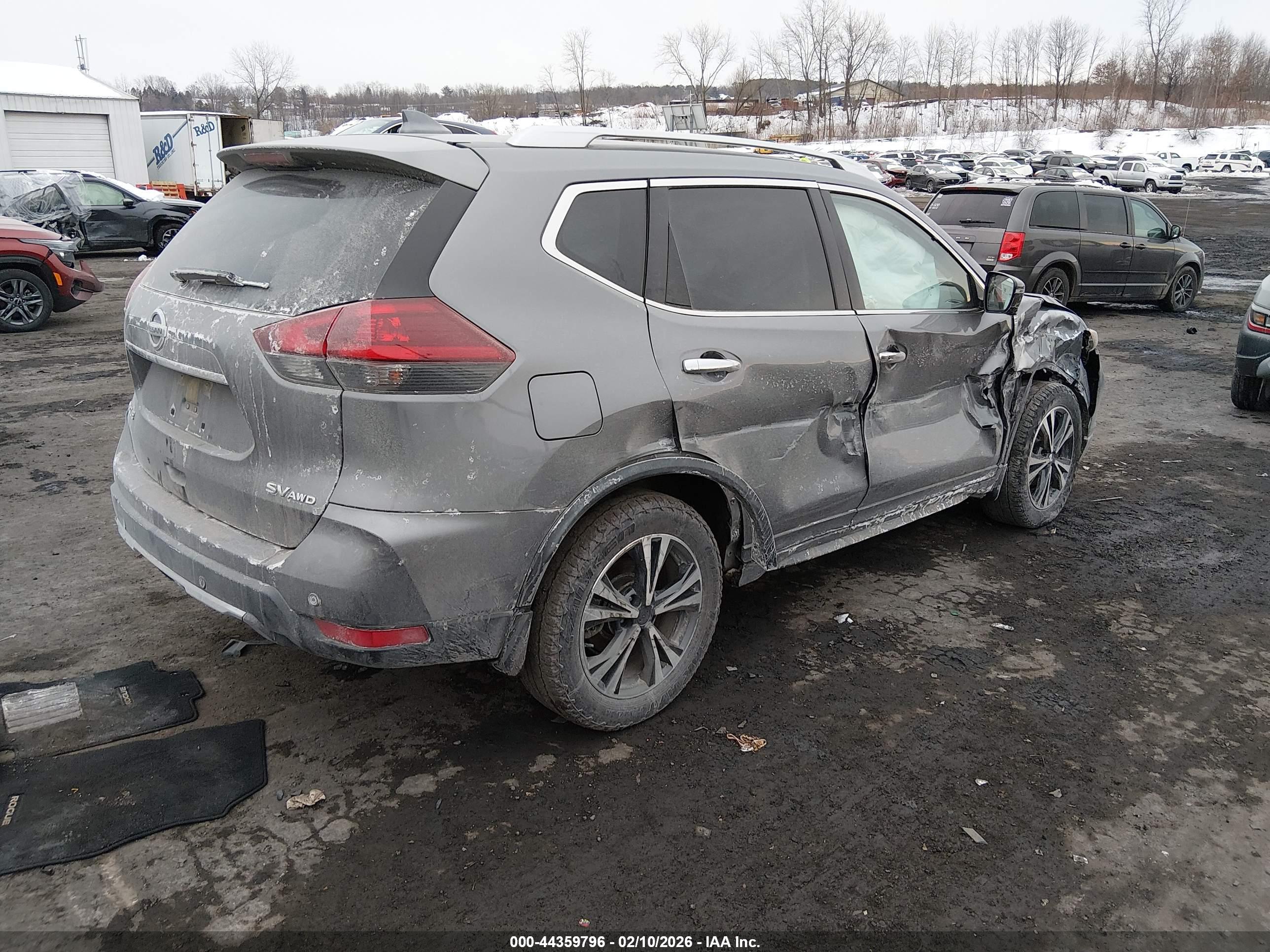 NISSAN ROGUE image 4