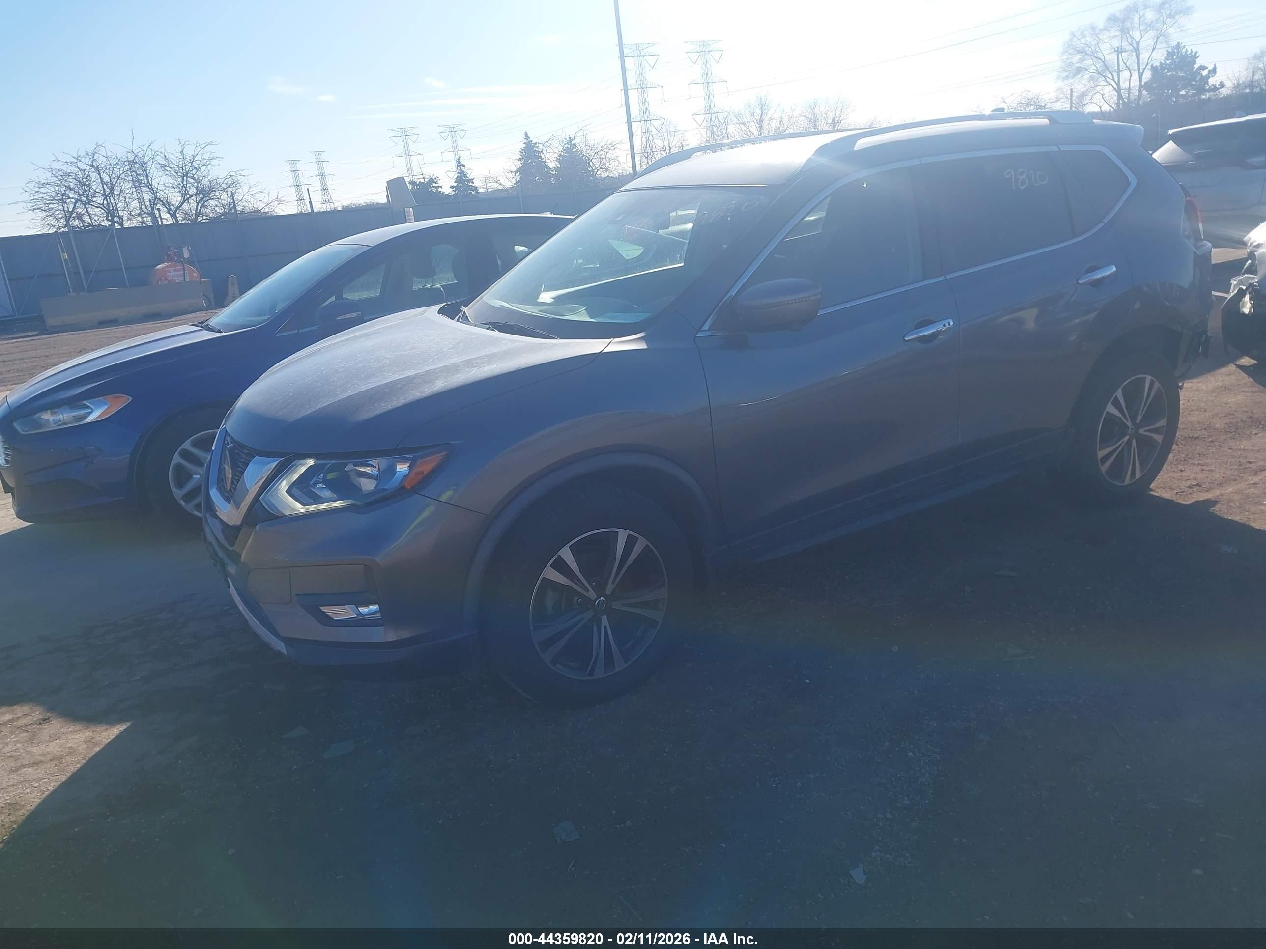 NISSAN ROGUE image 2
