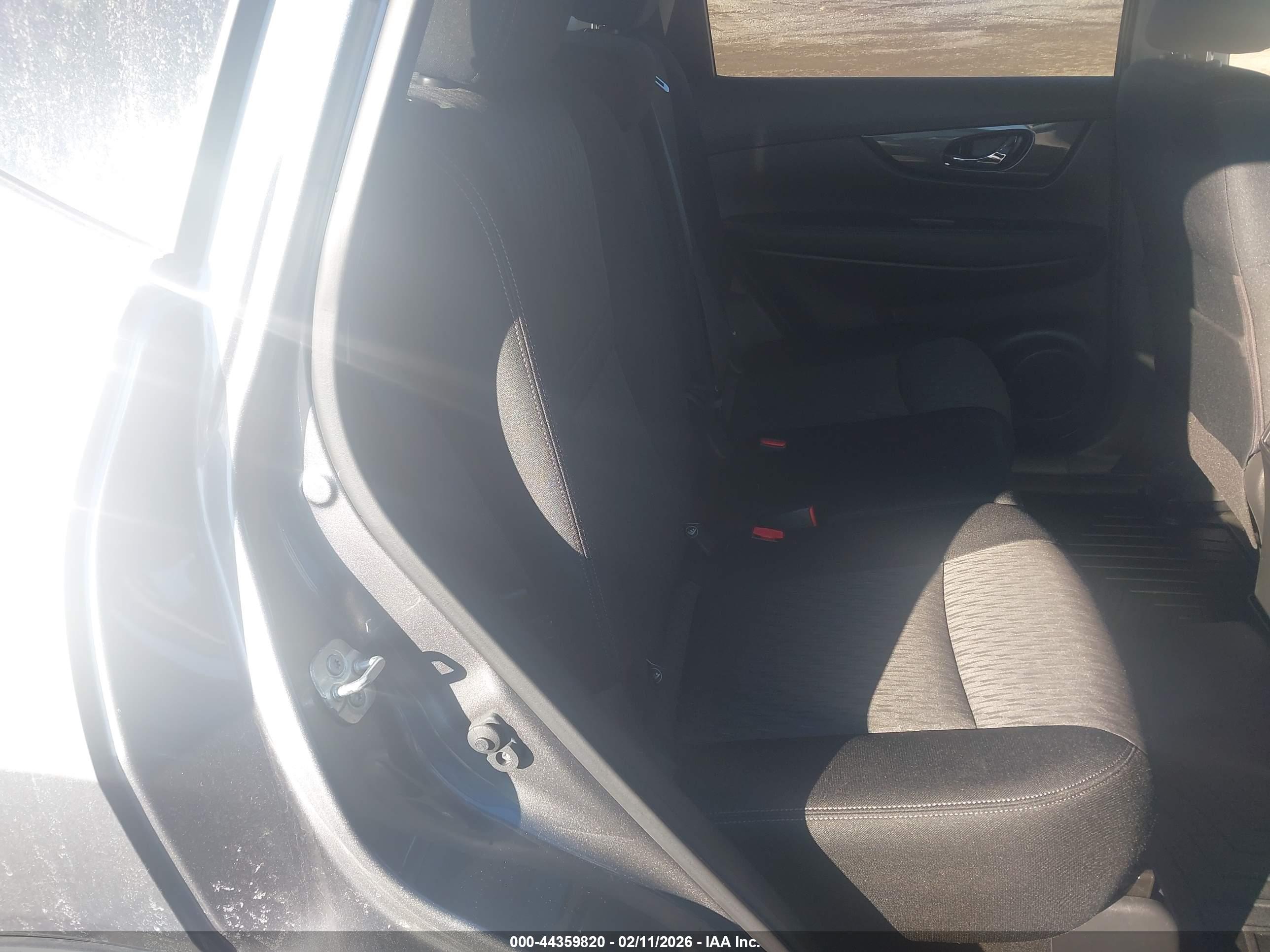 NISSAN ROGUE image 8