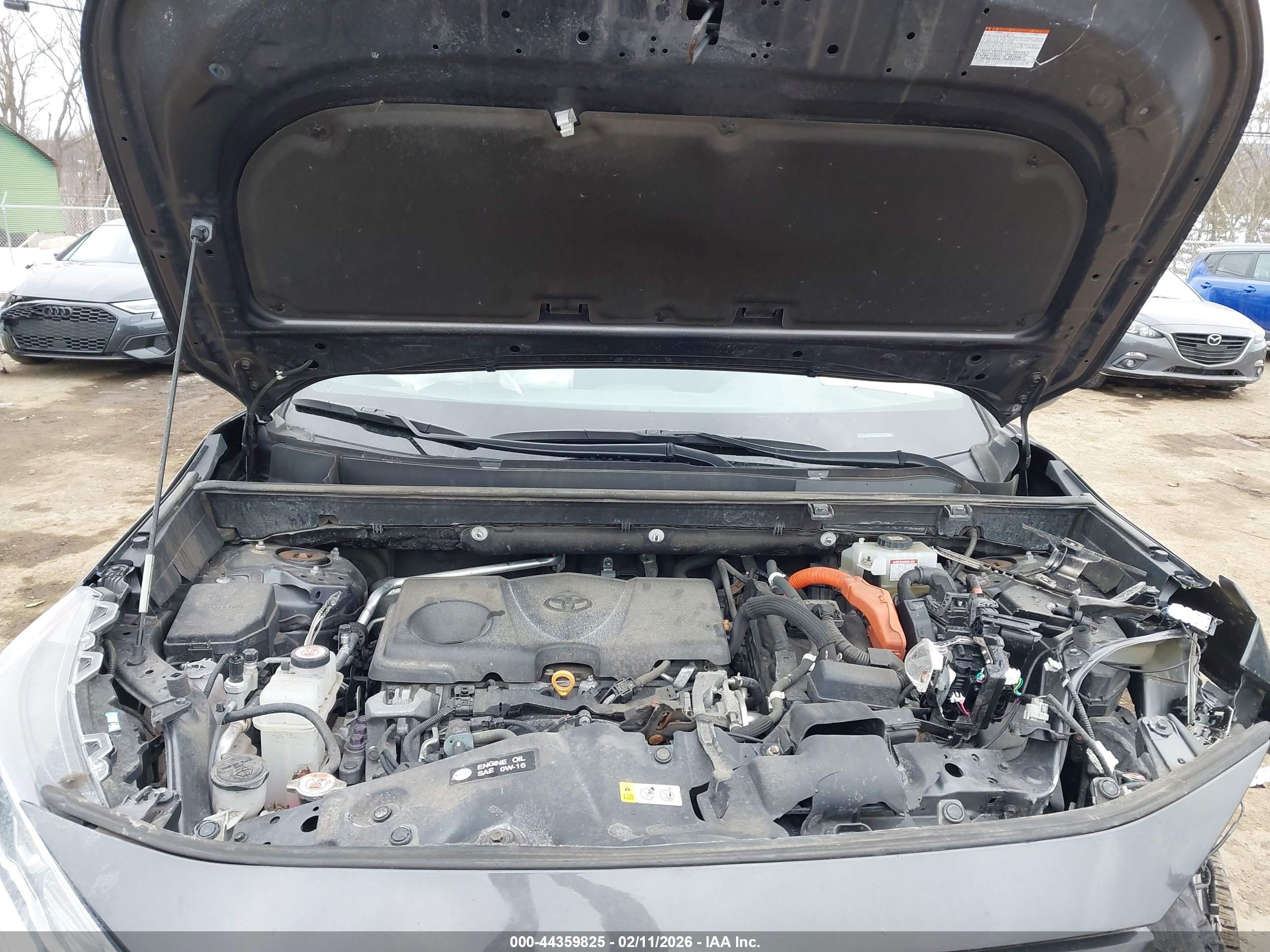 TOYOTA RAV4 image 10
