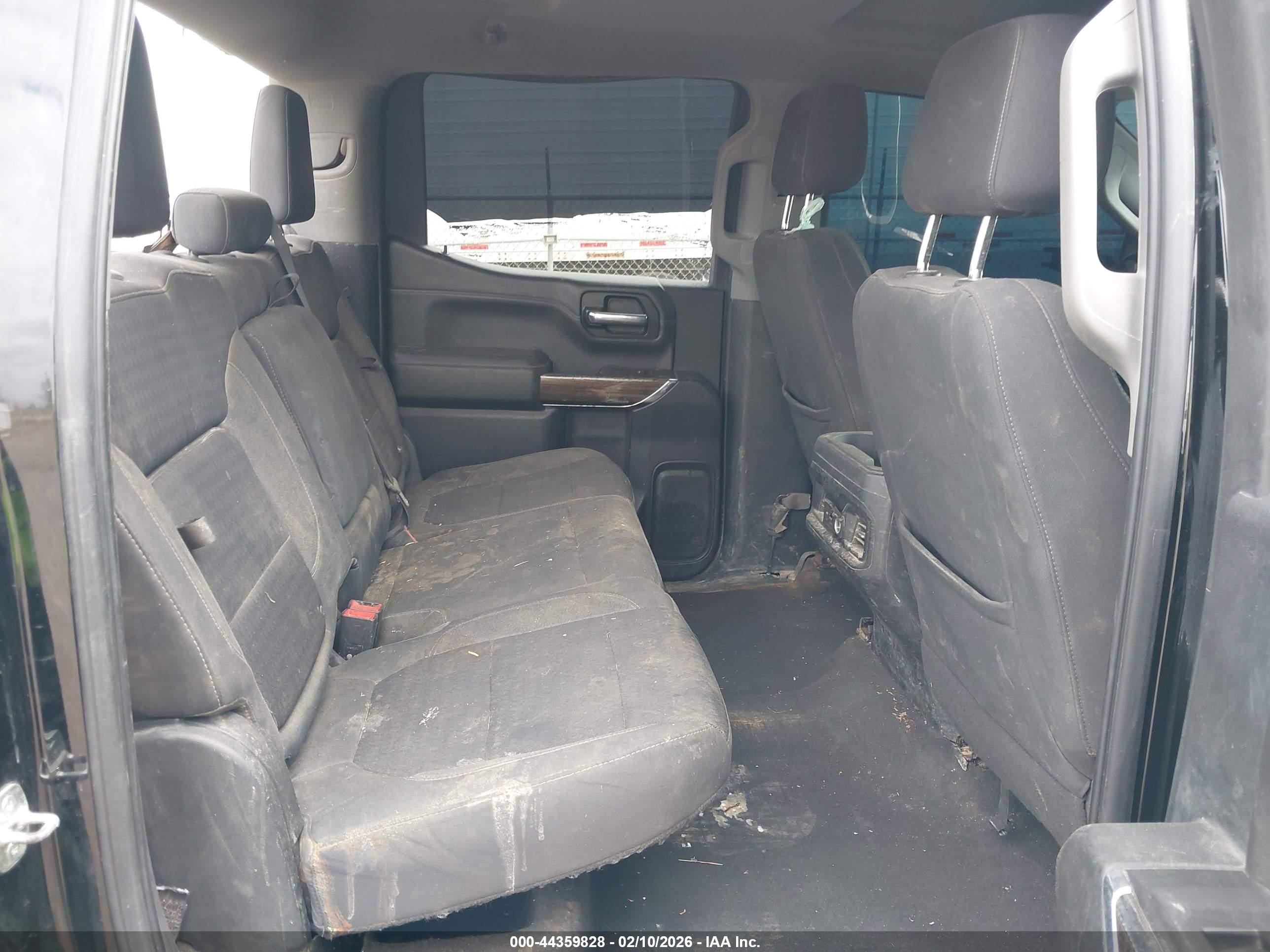 CHEVROLET SILVERADO image 8