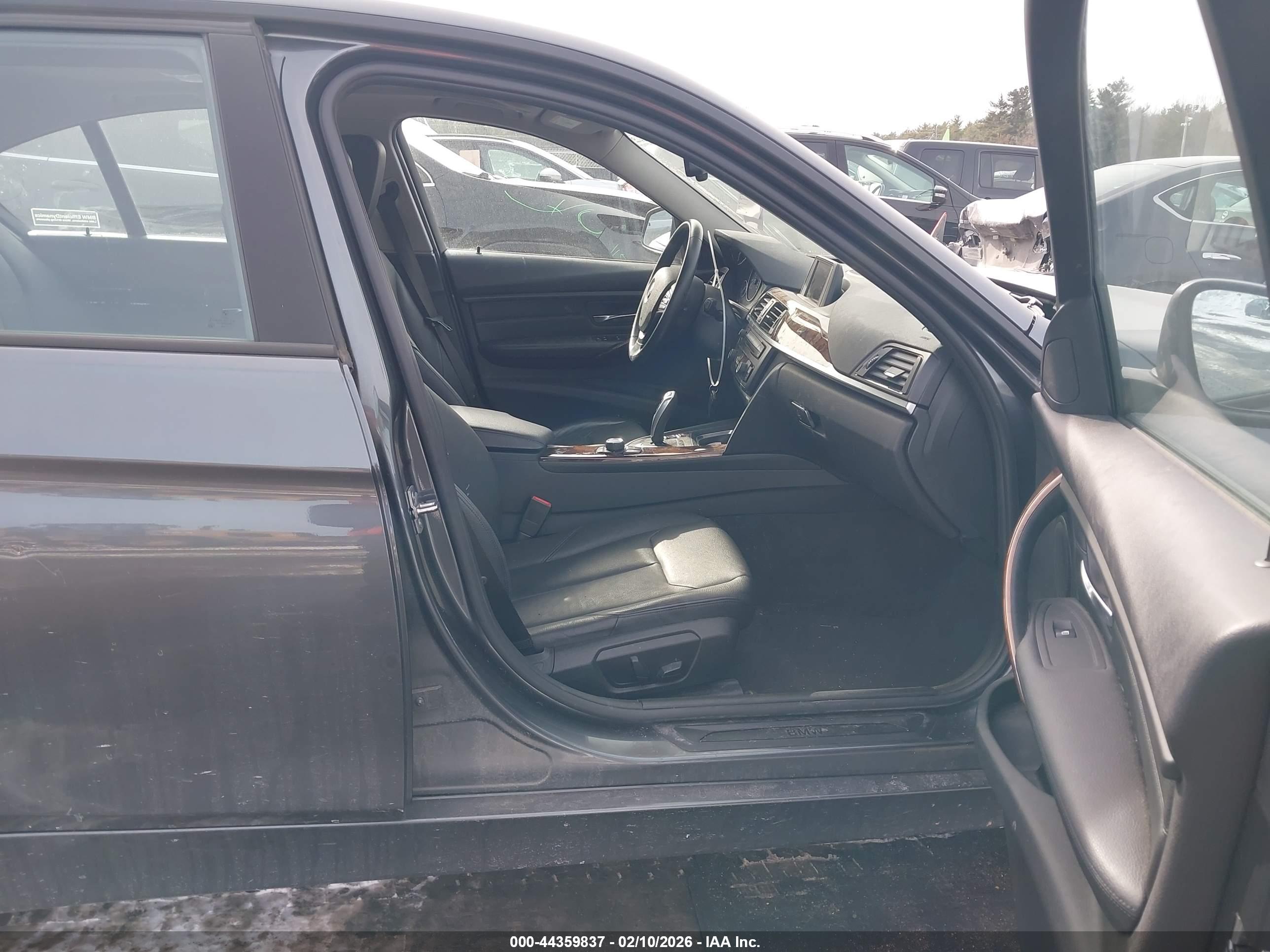 BMW 320I image 5
