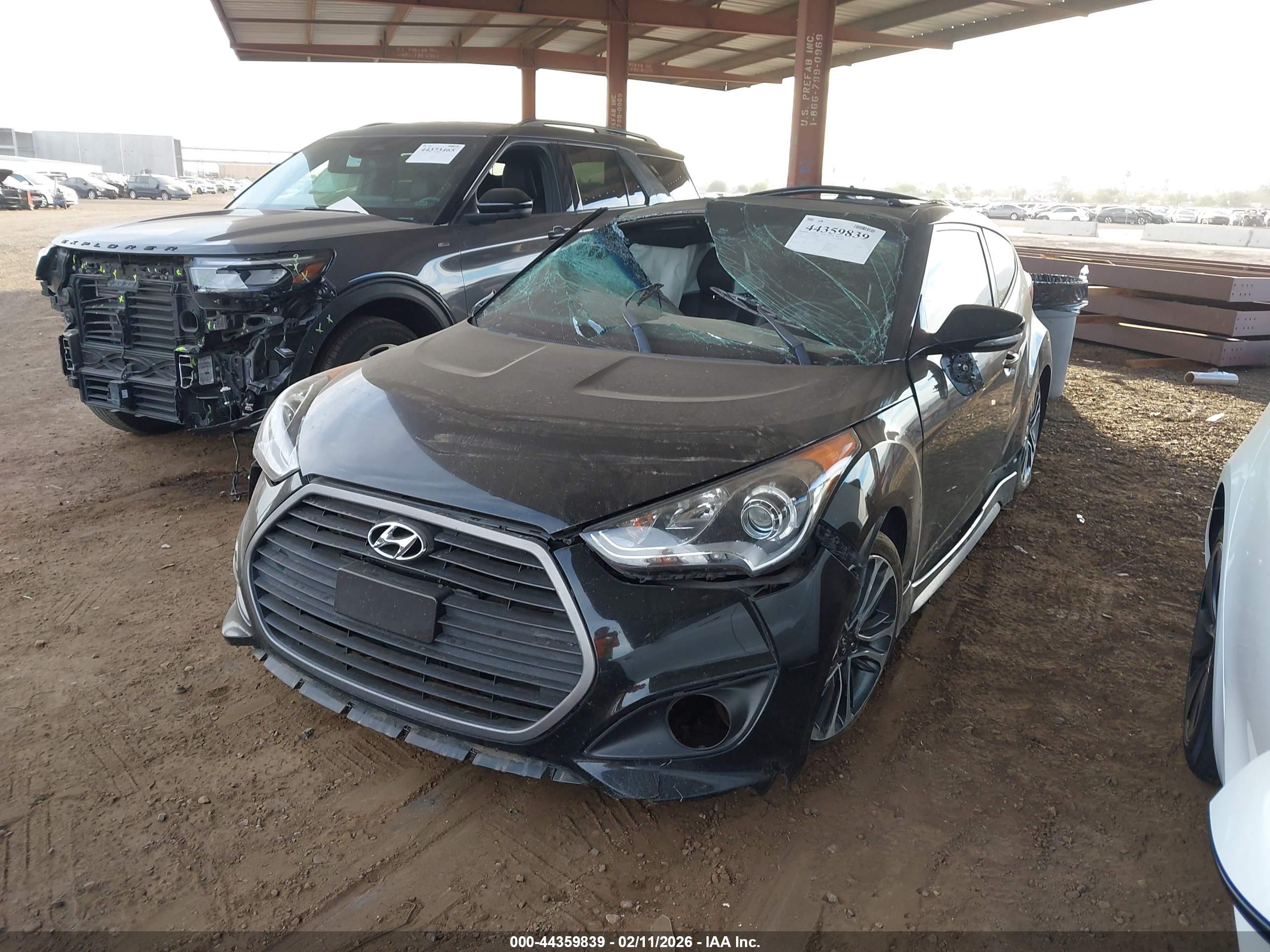 HYUNDAI VELOSTER image 2