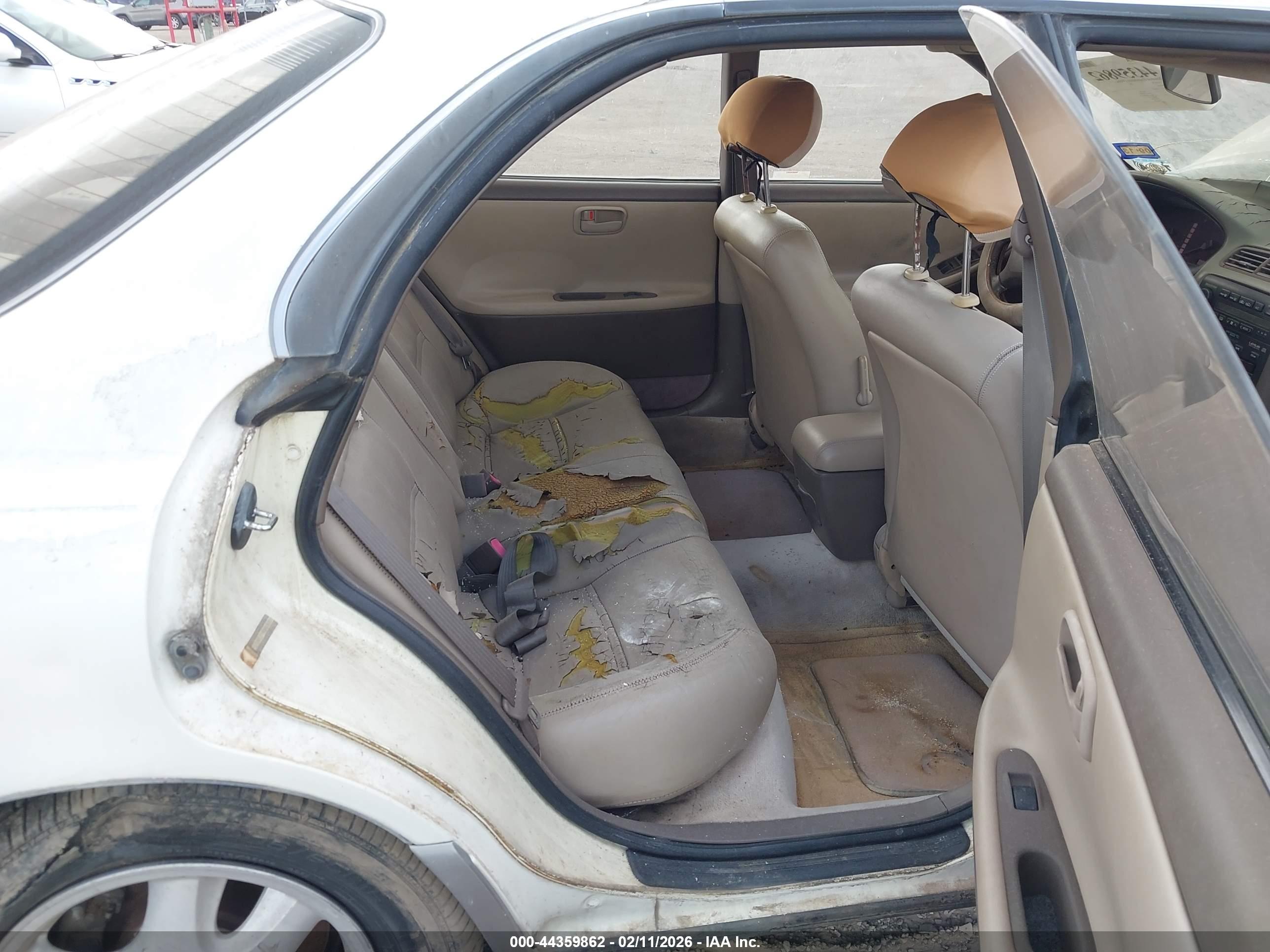 LEXUS ES image 8