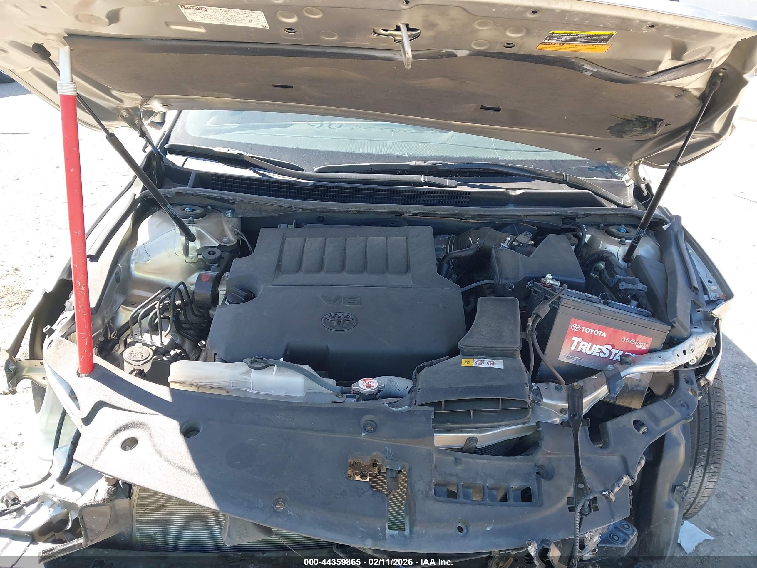 TOYOTA AVALON image 10