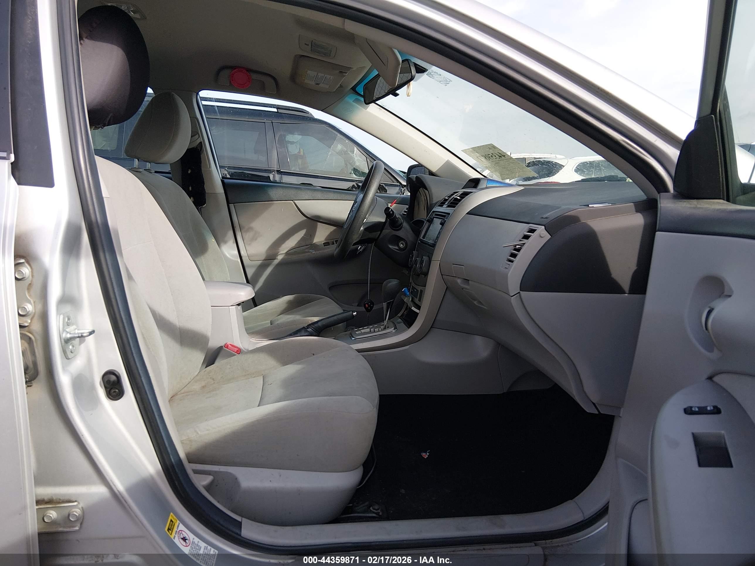 TOYOTA COROLLA image 5