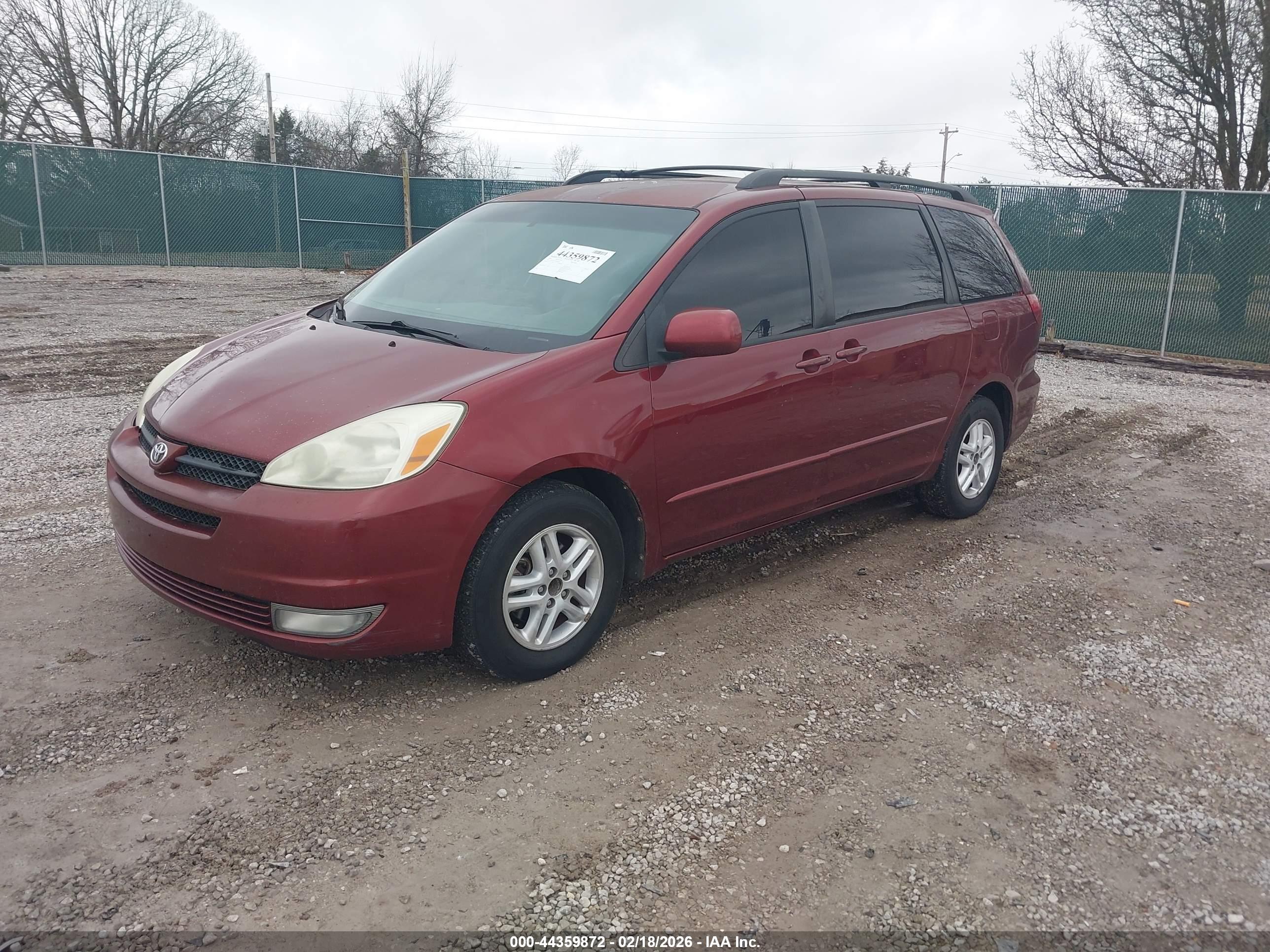 TOYOTA SIENNA image 2