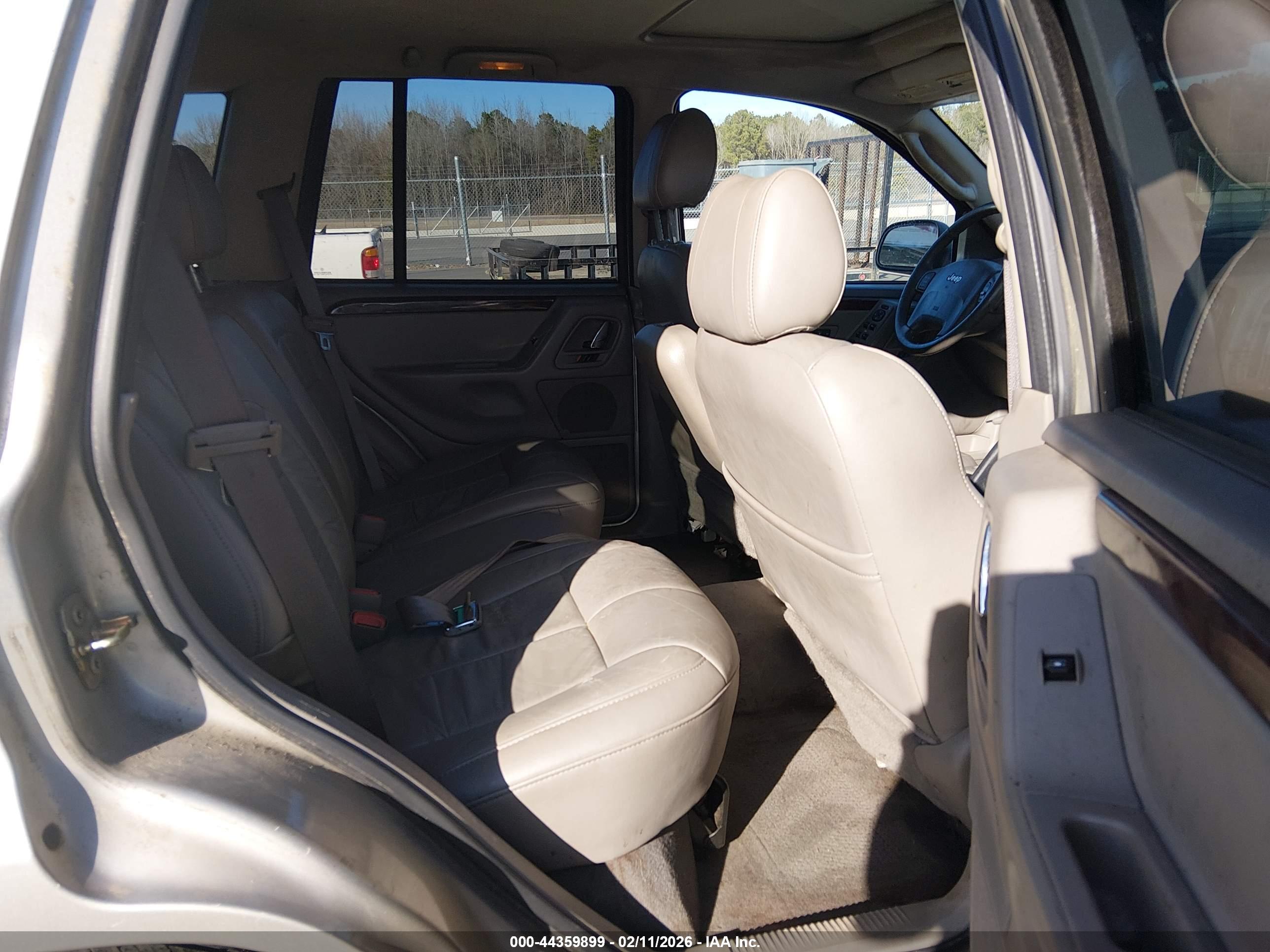 JEEP GRAND image 8