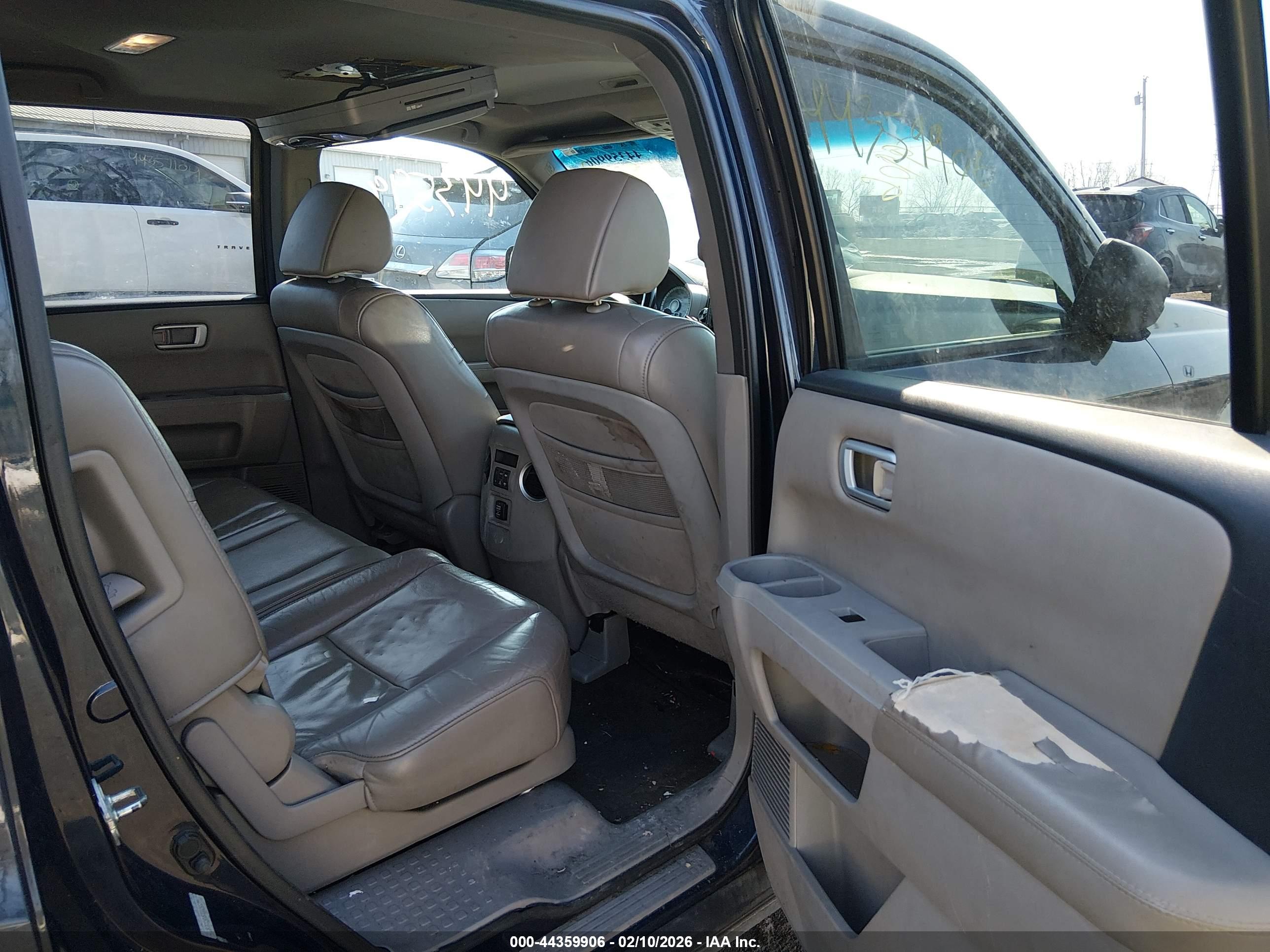 HONDA PILOT image 8