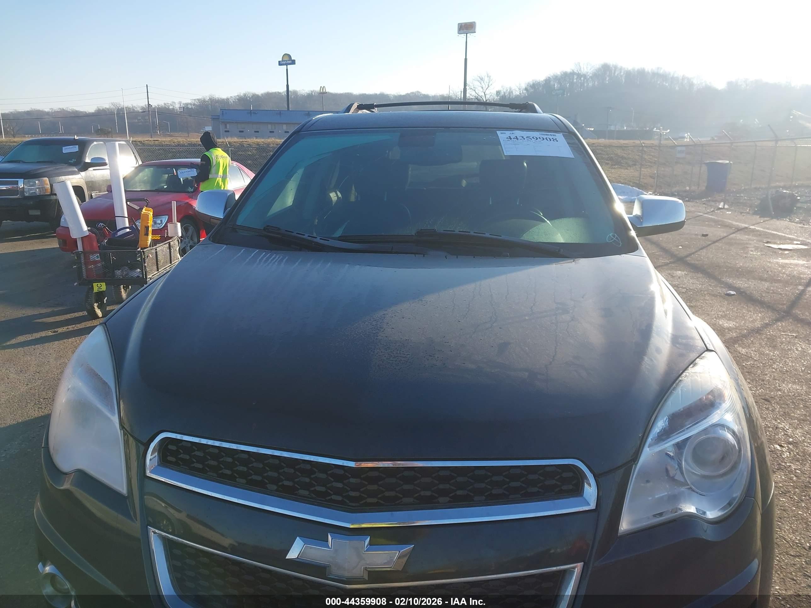 CHEVROLET EQUINOX image 6