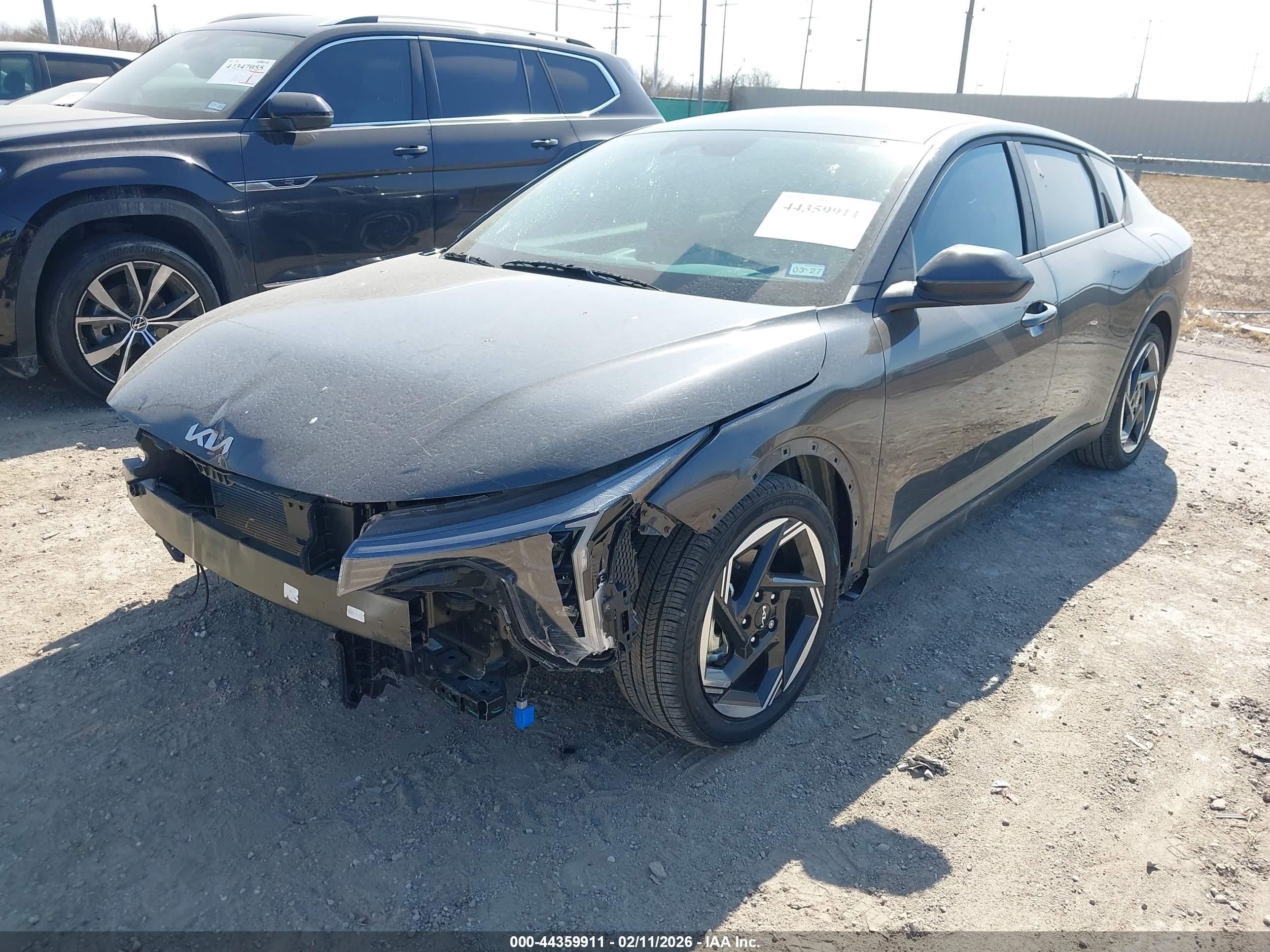 KIA K4 image 2