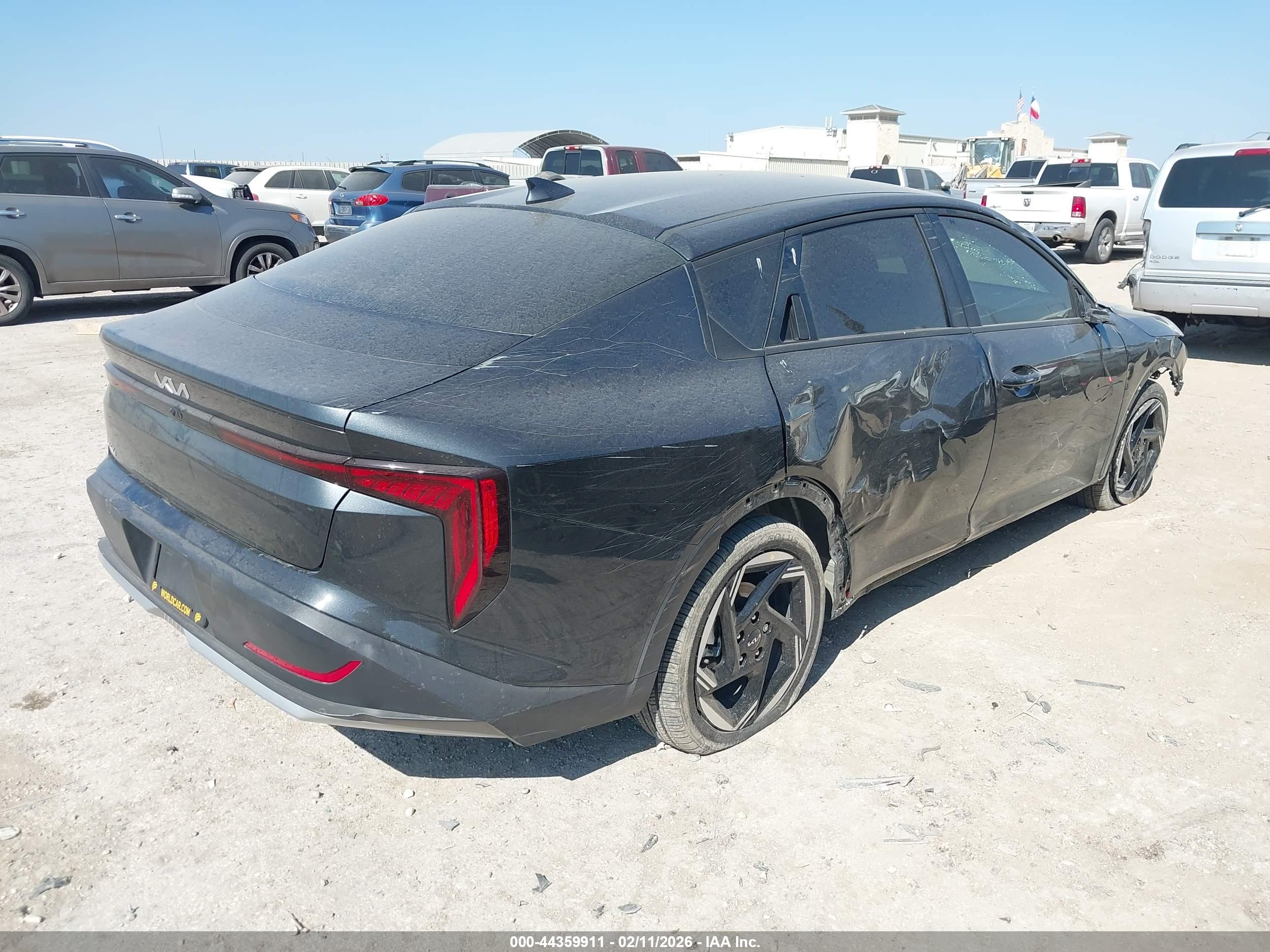 KIA K4 image 4