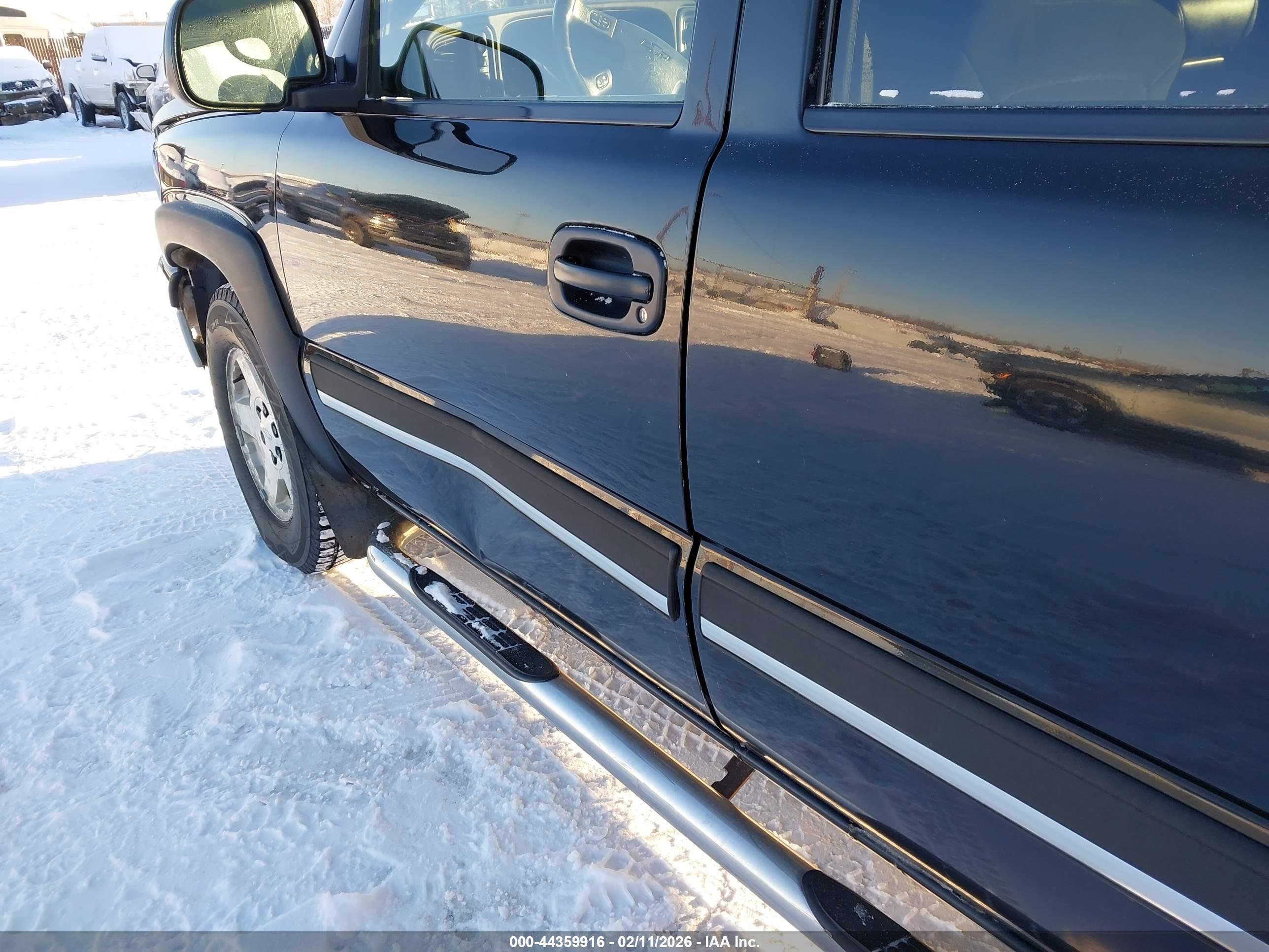 CHEVROLET SILVERADO image 6