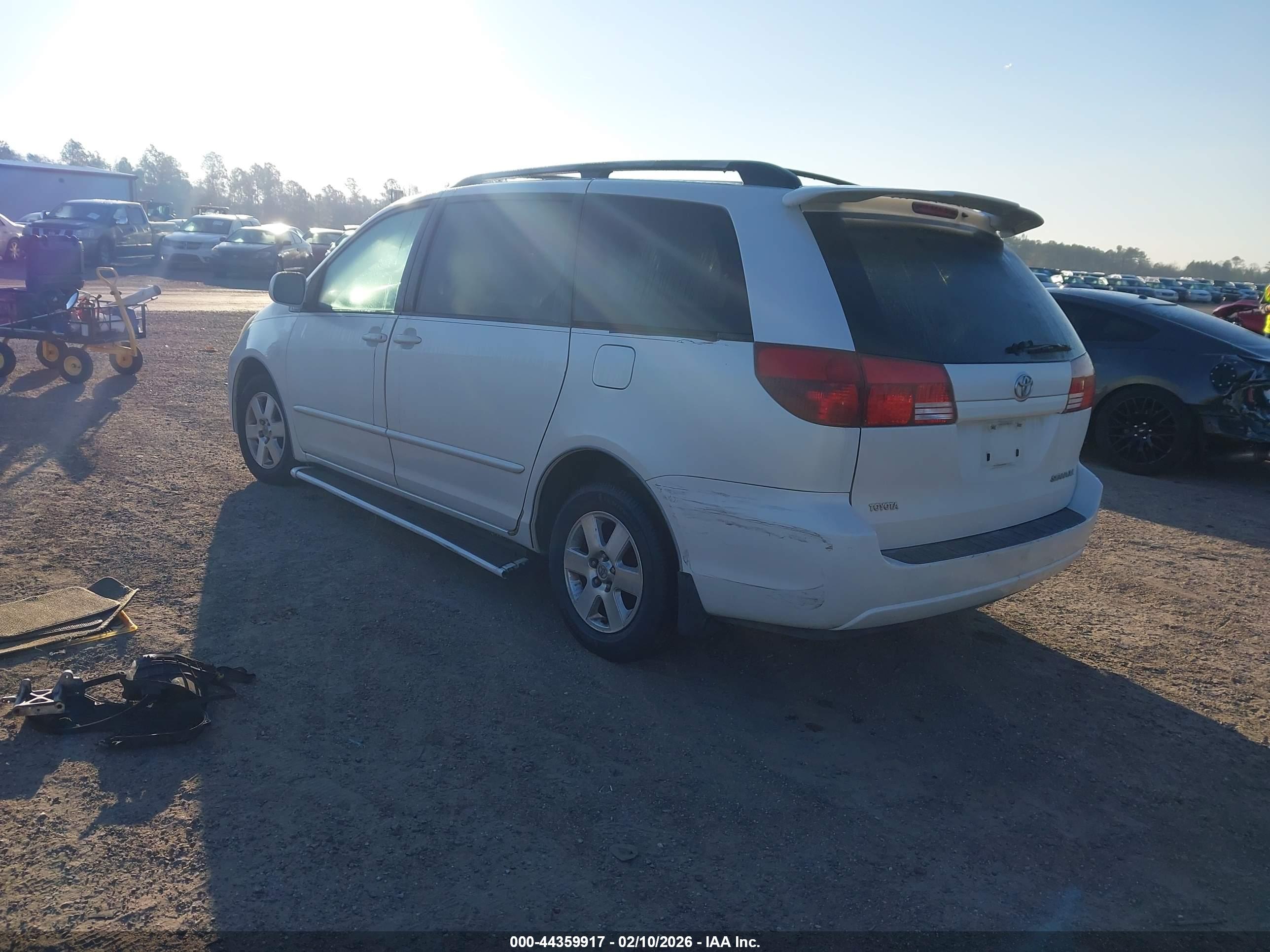 TOYOTA SIENNA image 3