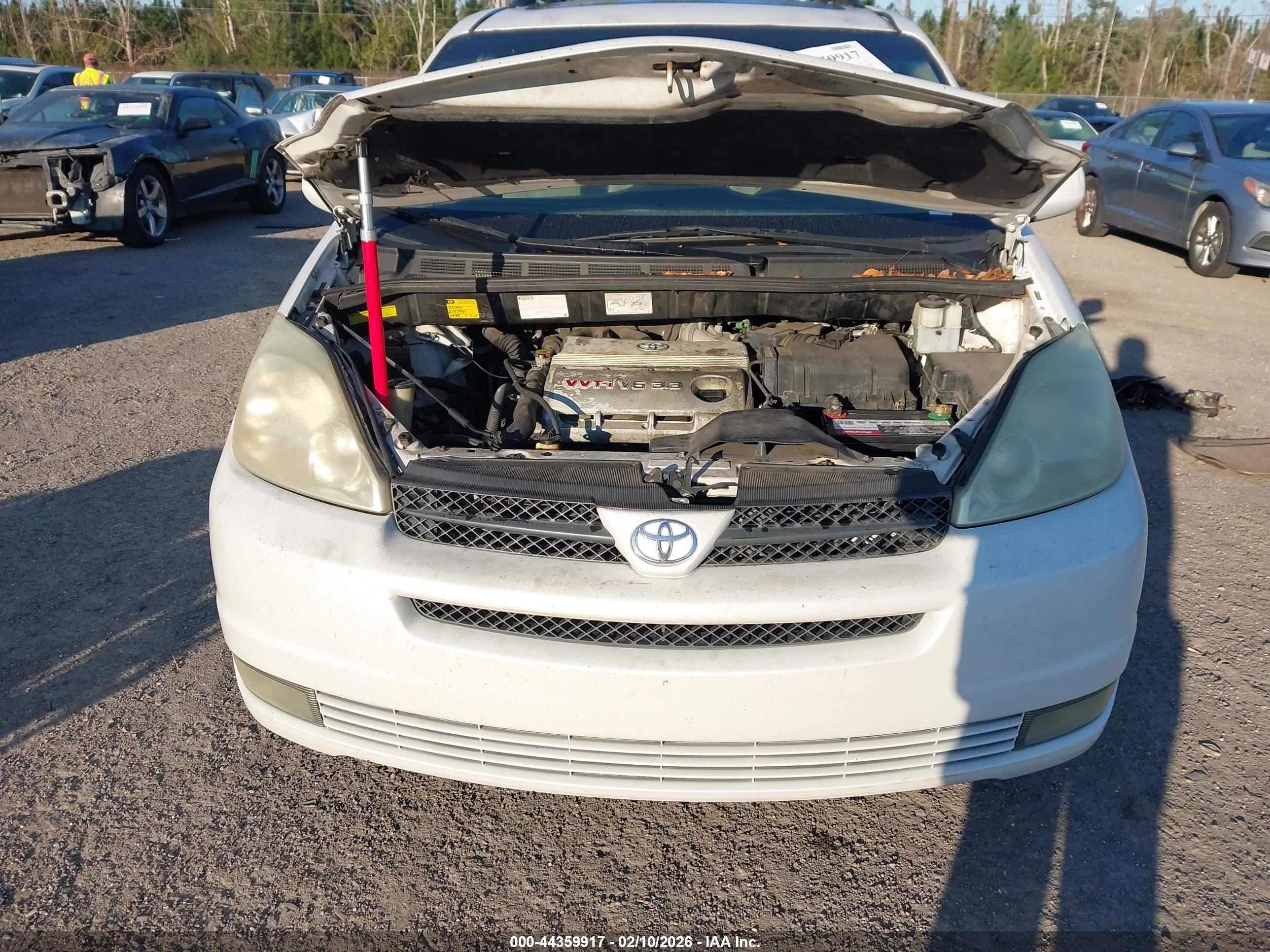TOYOTA SIENNA image 6
