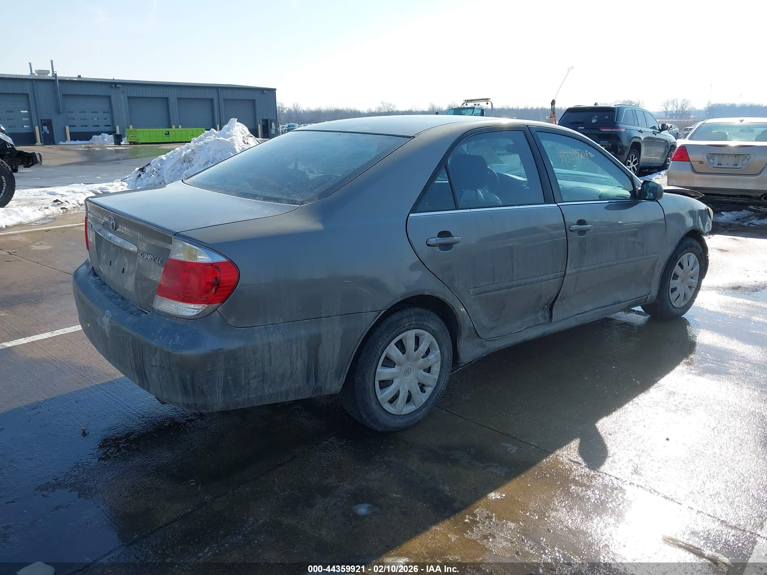 TOYOTA CAMRY image 4