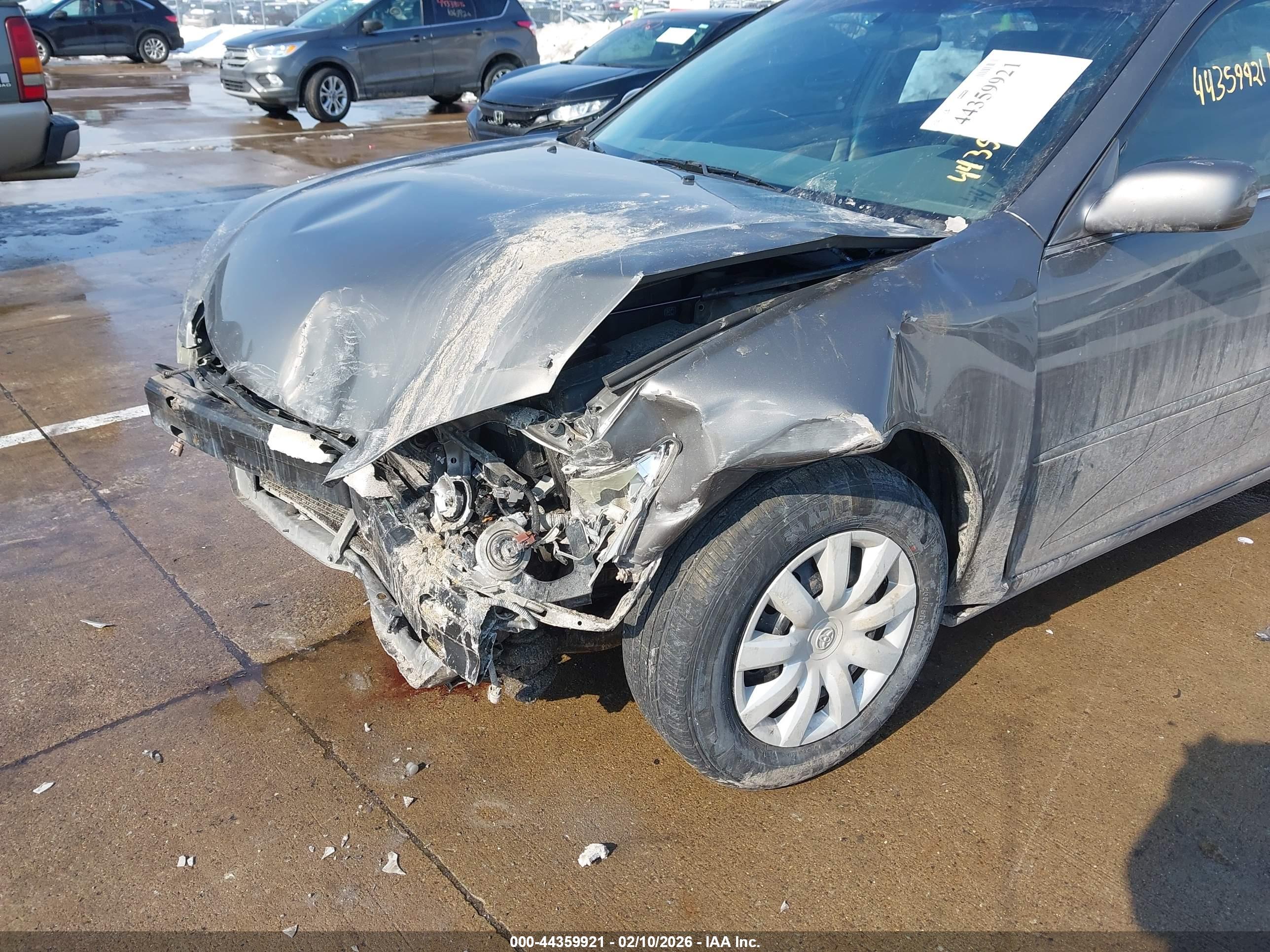TOYOTA CAMRY image 6