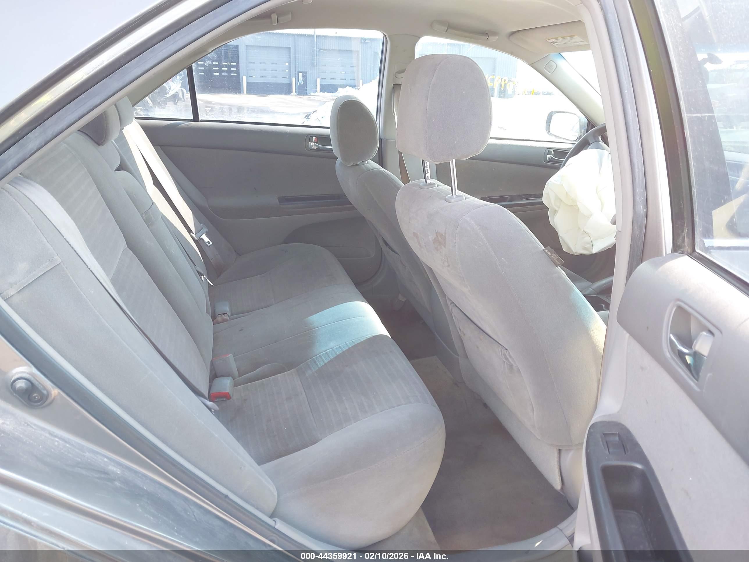 TOYOTA CAMRY image 8