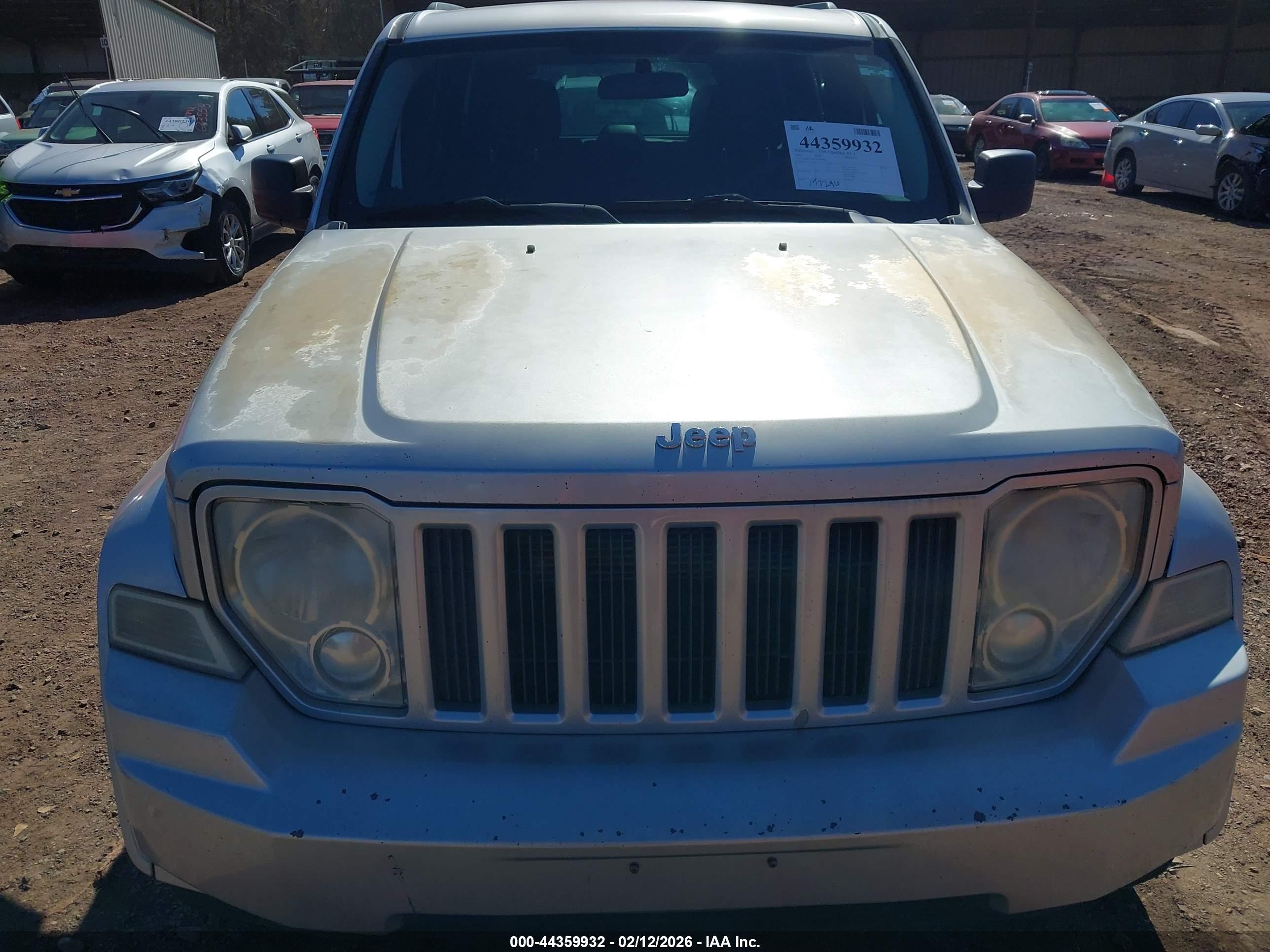 JEEP LIBERTY image 6