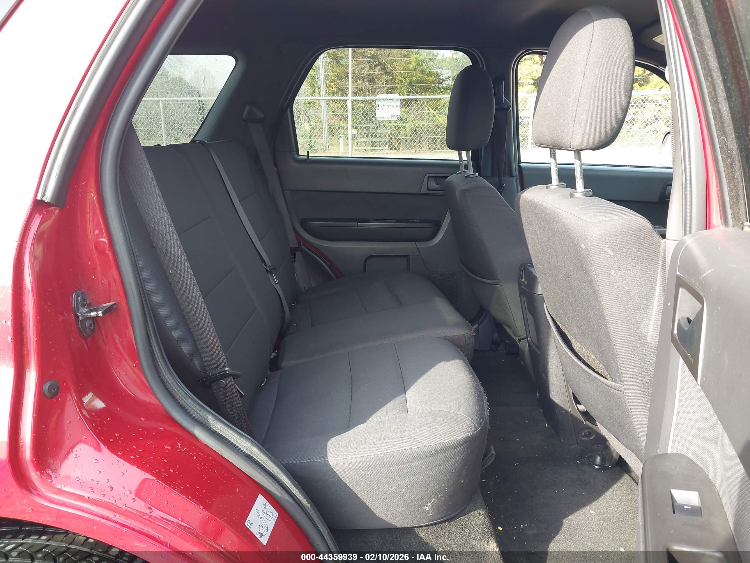 FORD ESCAPE image 8